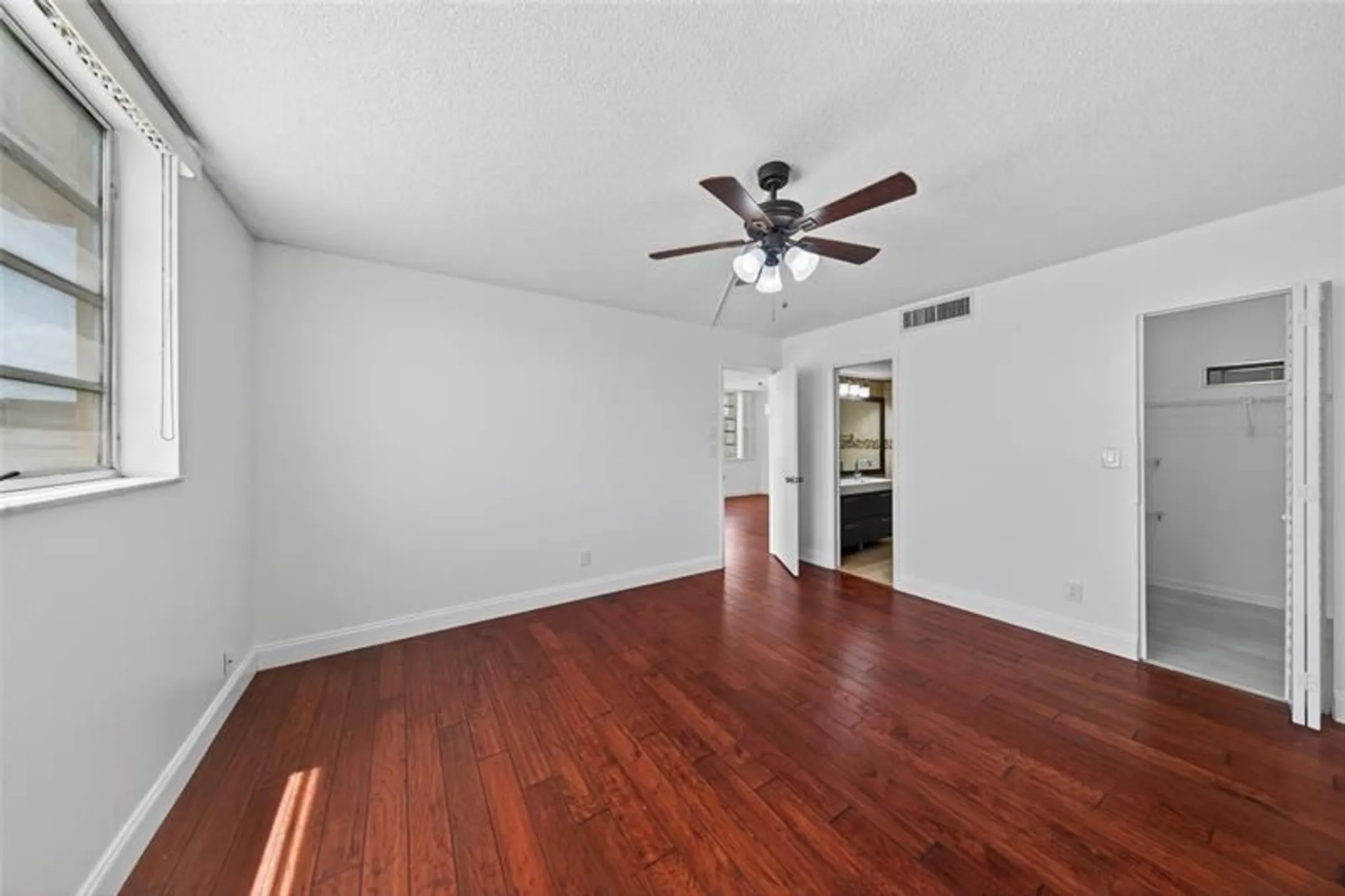Property Slideshow image 17 of 33 | 6070 nw 64th ave 212, Tamarac, FL, 33319