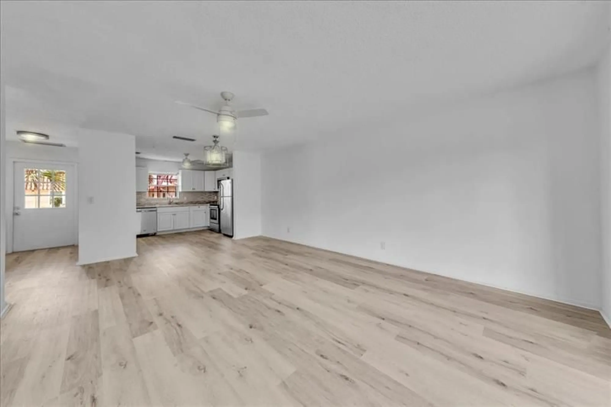 Property Slideshow image 16 of 38 | 123 amherst ln # 123, Lake Worth, FL, 33467