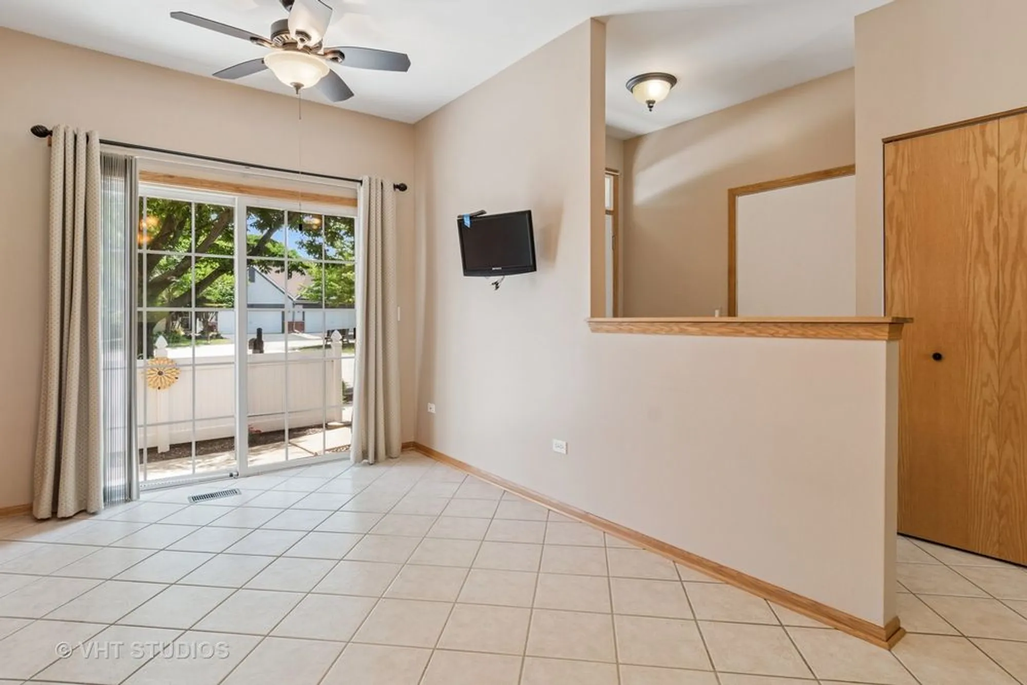 Property Slideshow image 9 of 52 | 21144 buckeye ct, Plainfield, IL, 60544