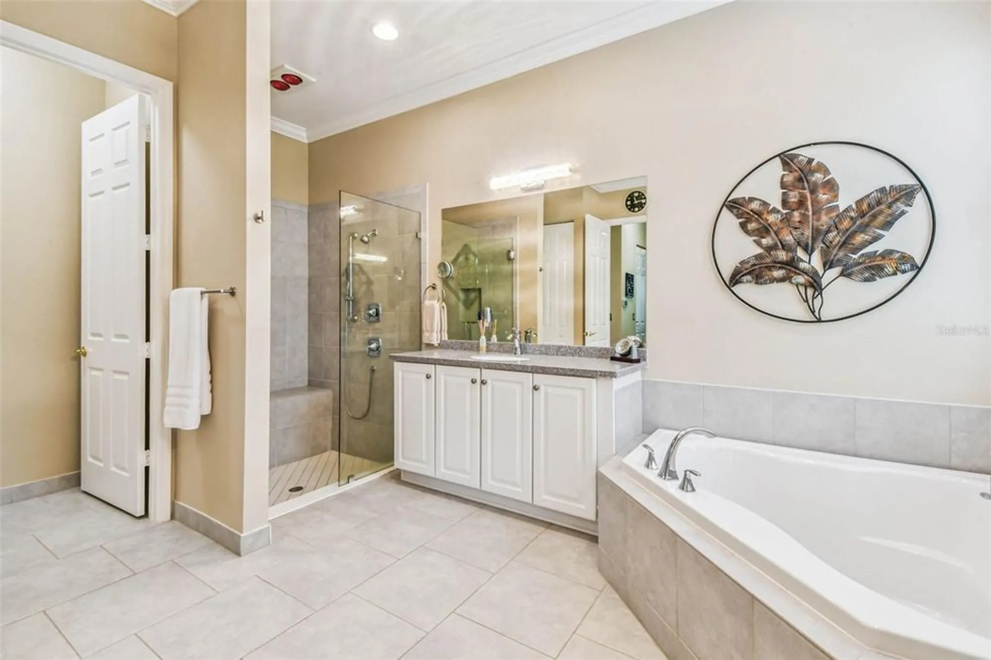 Property Slideshow image 29 of 53 | 16301 garnet glen pl, Wimauma, FL, 33598