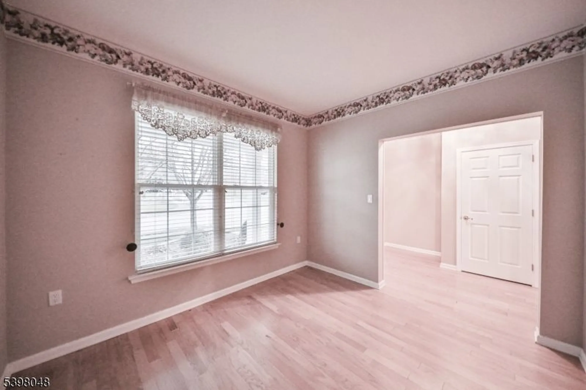 Property Slideshow image 23 of 27 | 107 kensington cir, Belvidere, NJ, 07823