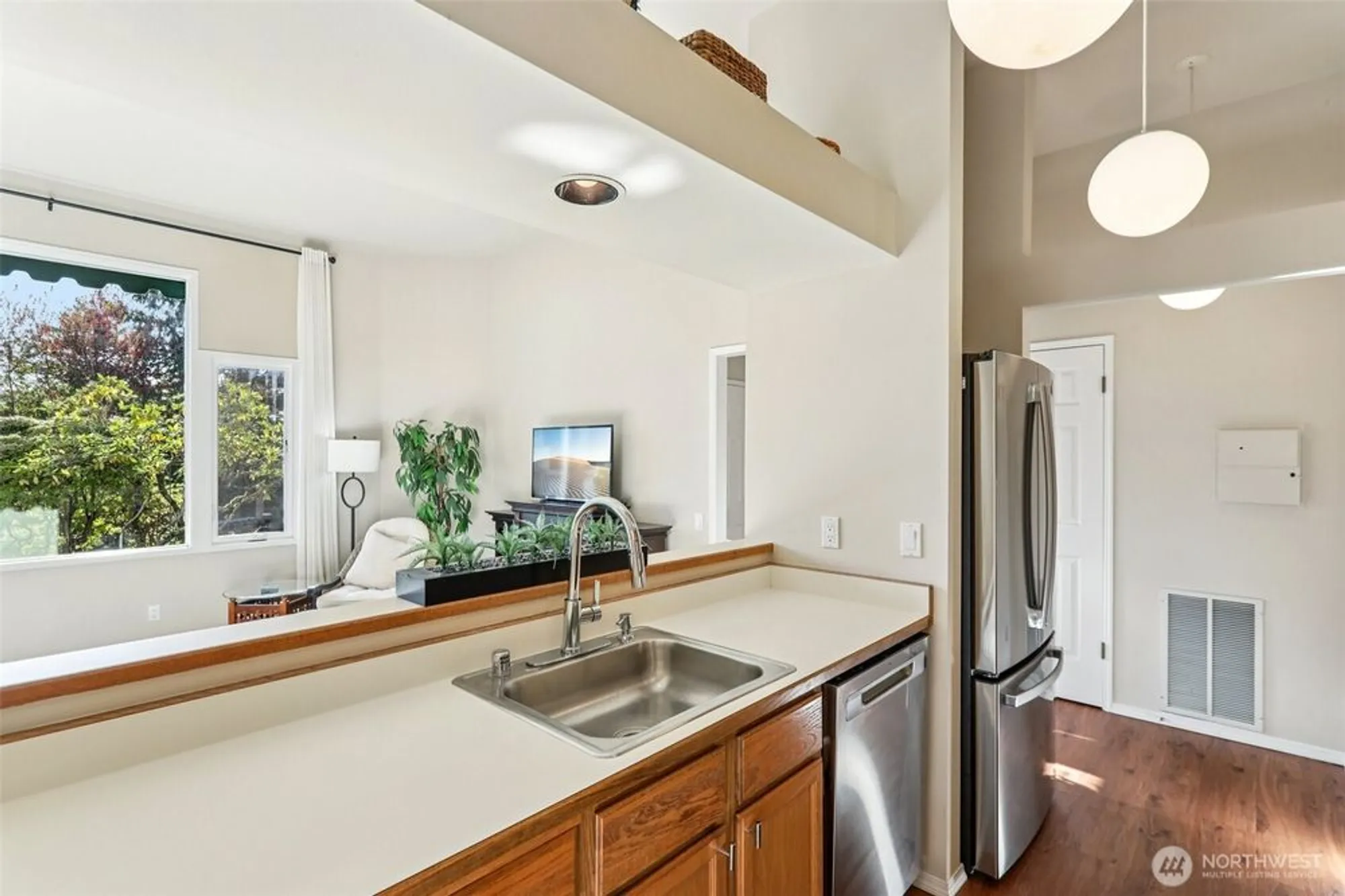 Property Slideshow image 14 of 40 | 4222 221st pl se # 1081, Issaquah, WA, 98029