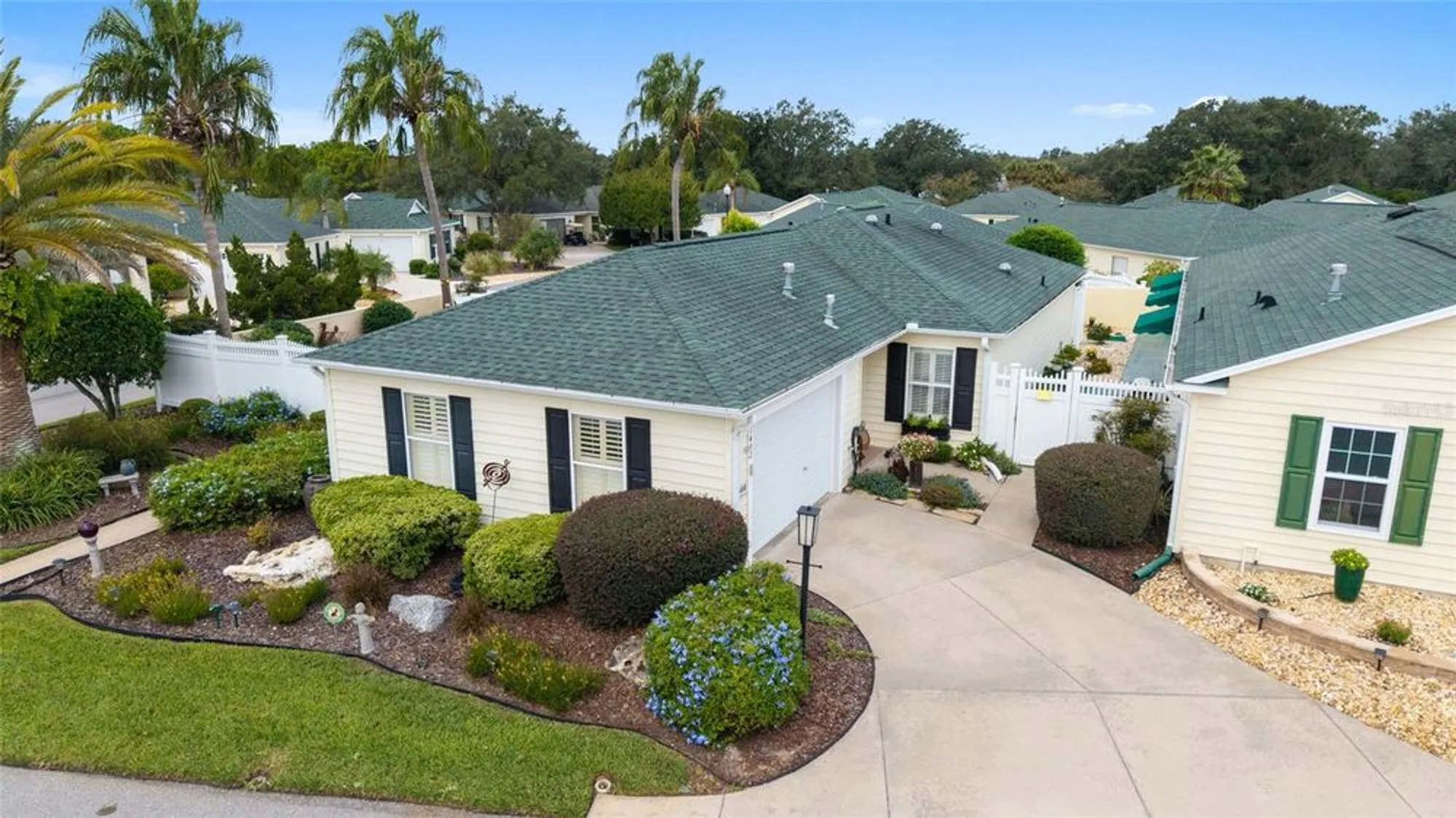 Property Slideshow image 1 of 58 | 1402 conchas dr, The Villages, FL, 32162