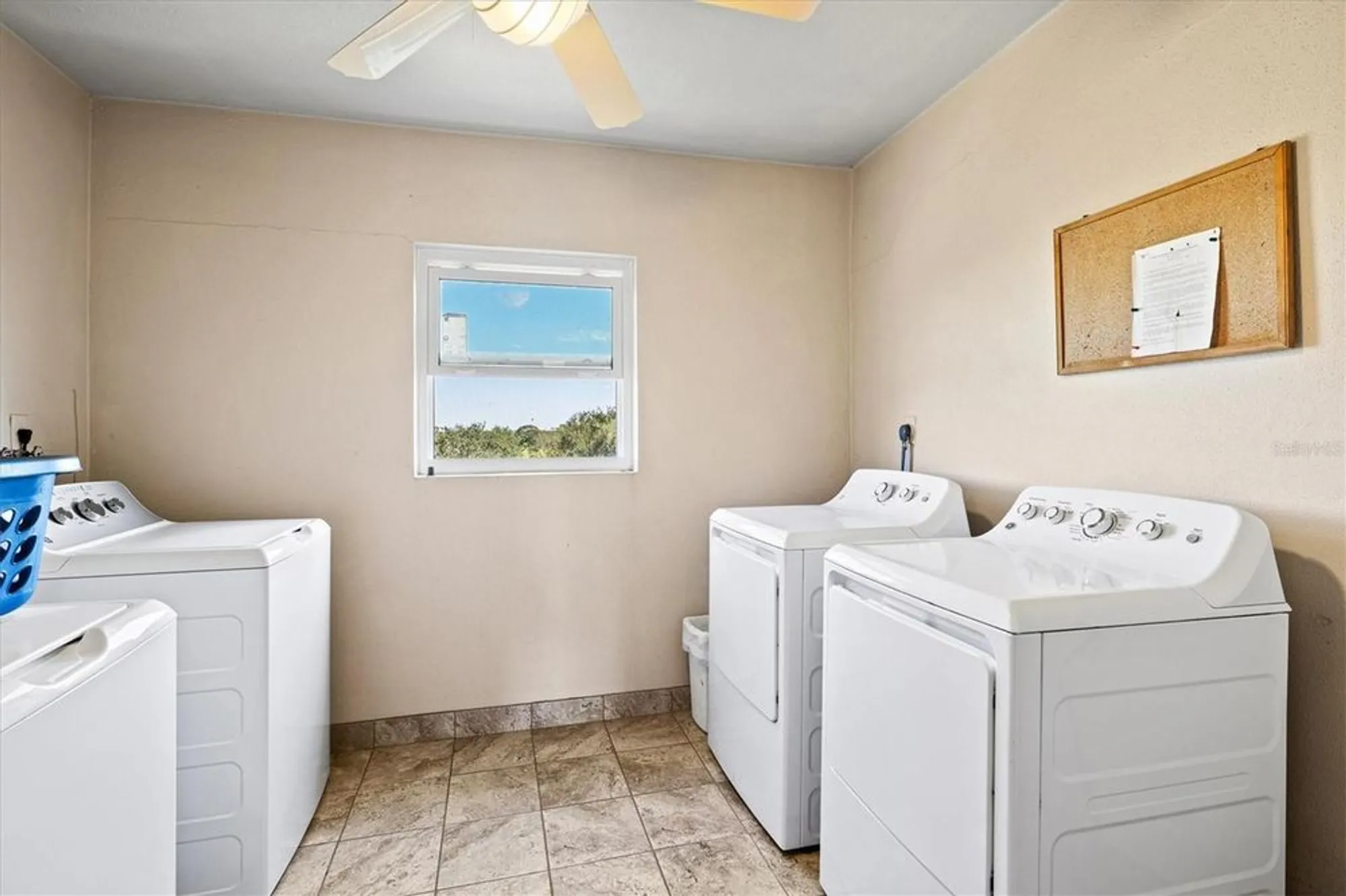 Property Slideshow image 42 of 82 | 7461 w country club dr 408, Sarasota, FL, 34243