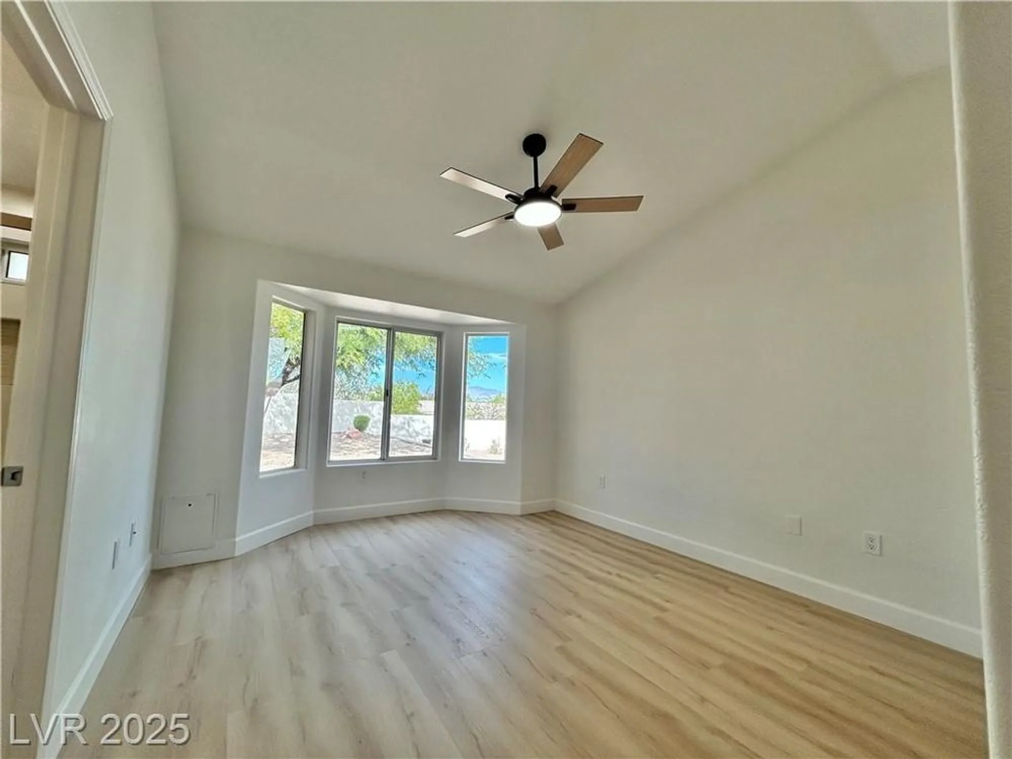 Property Slideshow image 13 of 29 | 9536 ruby hills dr, Las Vegas, NV, 89134