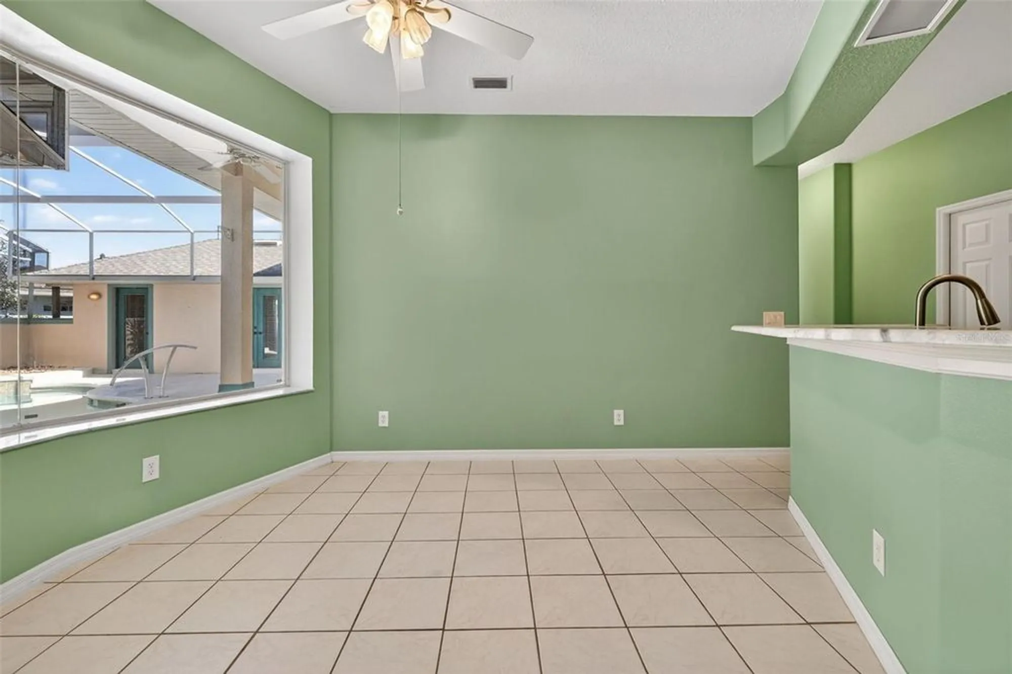 Property Slideshow image 20 of 66 | 21607 regency park ln, Leesburg, FL, 34748