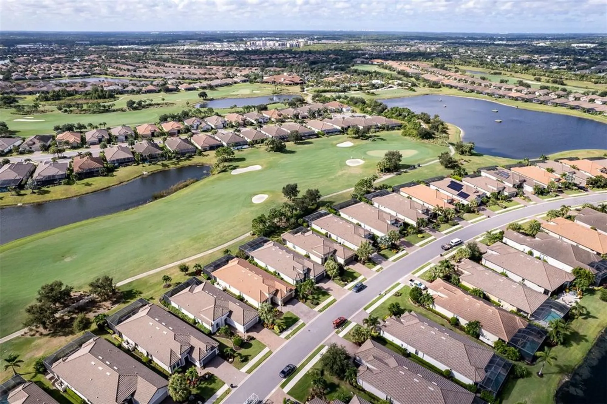 Property Slideshow image 5 of 77 | 13118 sorrento way, Bradenton, FL, 34211