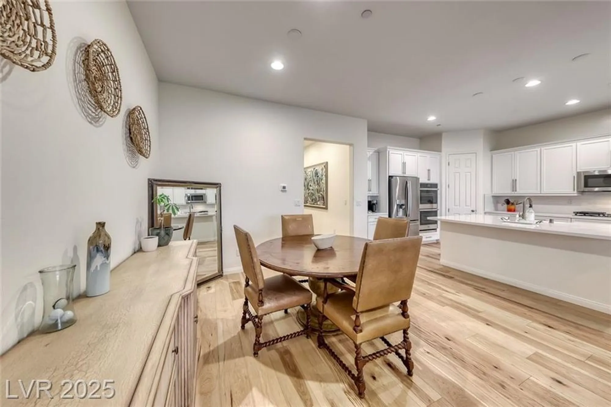 Property Slideshow image 21 of 78 | 32 tatahatso point st, Henderson, NV, 89011