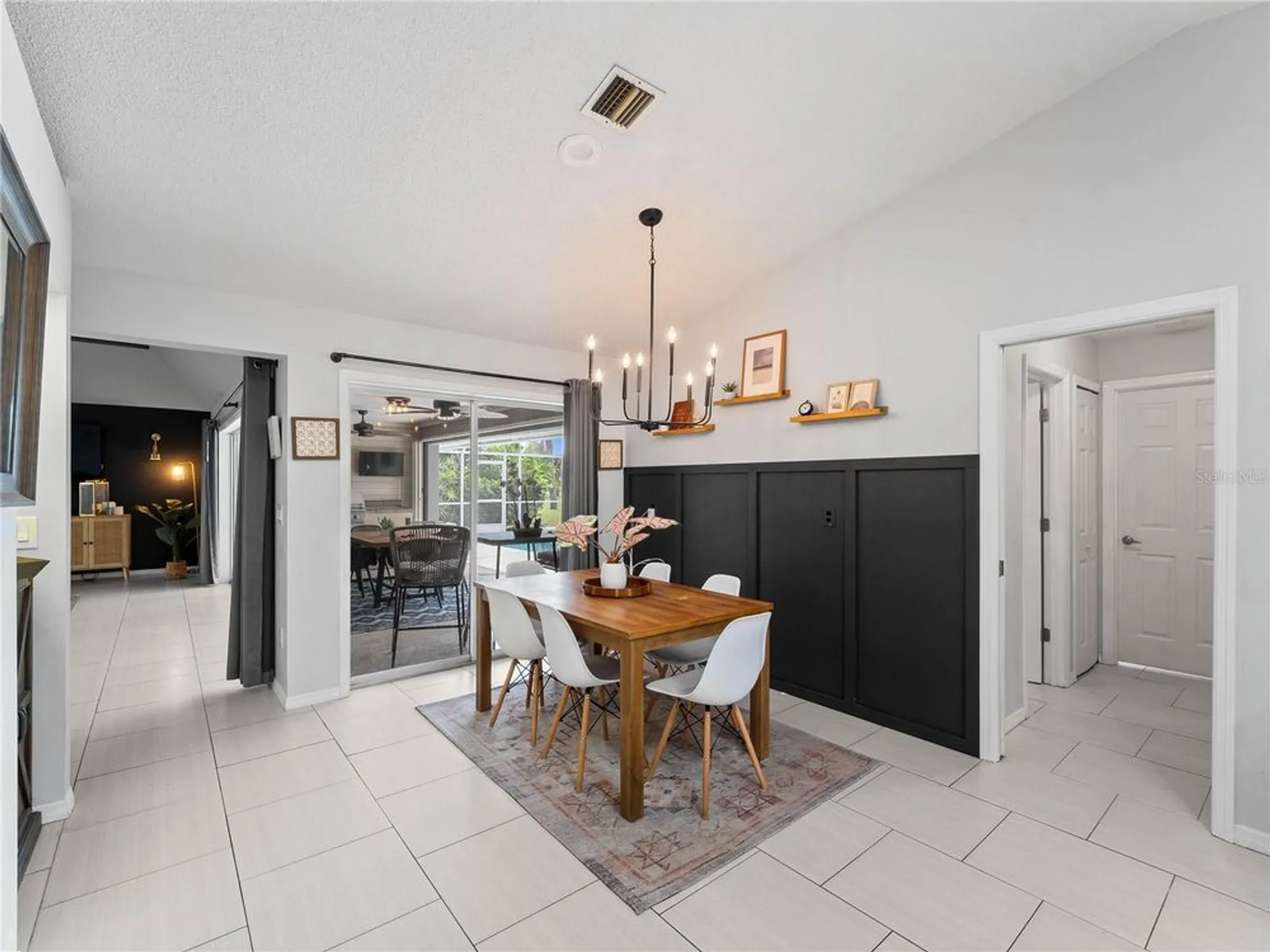 Property Slideshow image 23 of 61 | 523 warwick dr, Venice, FL, 34293