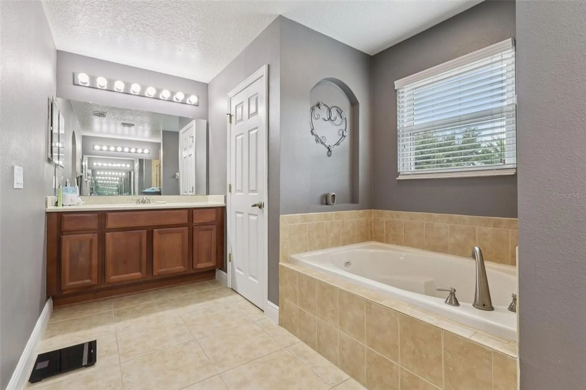 Property Slideshow image 33 of 68 | 30113 jutland ct, Mount Dora, FL, 32757