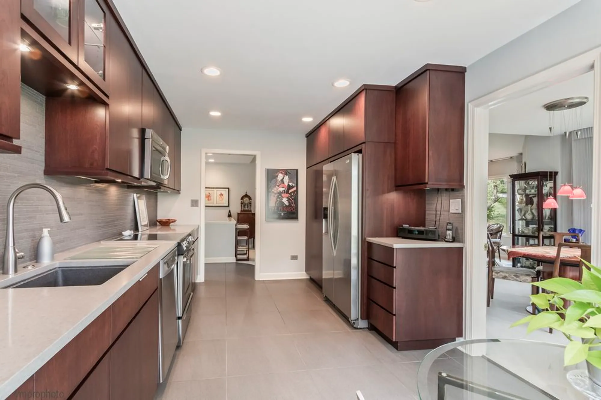 Property Slideshow image 13 of 37 | 68 thornhill ln, Lake Barrington, IL, 60010