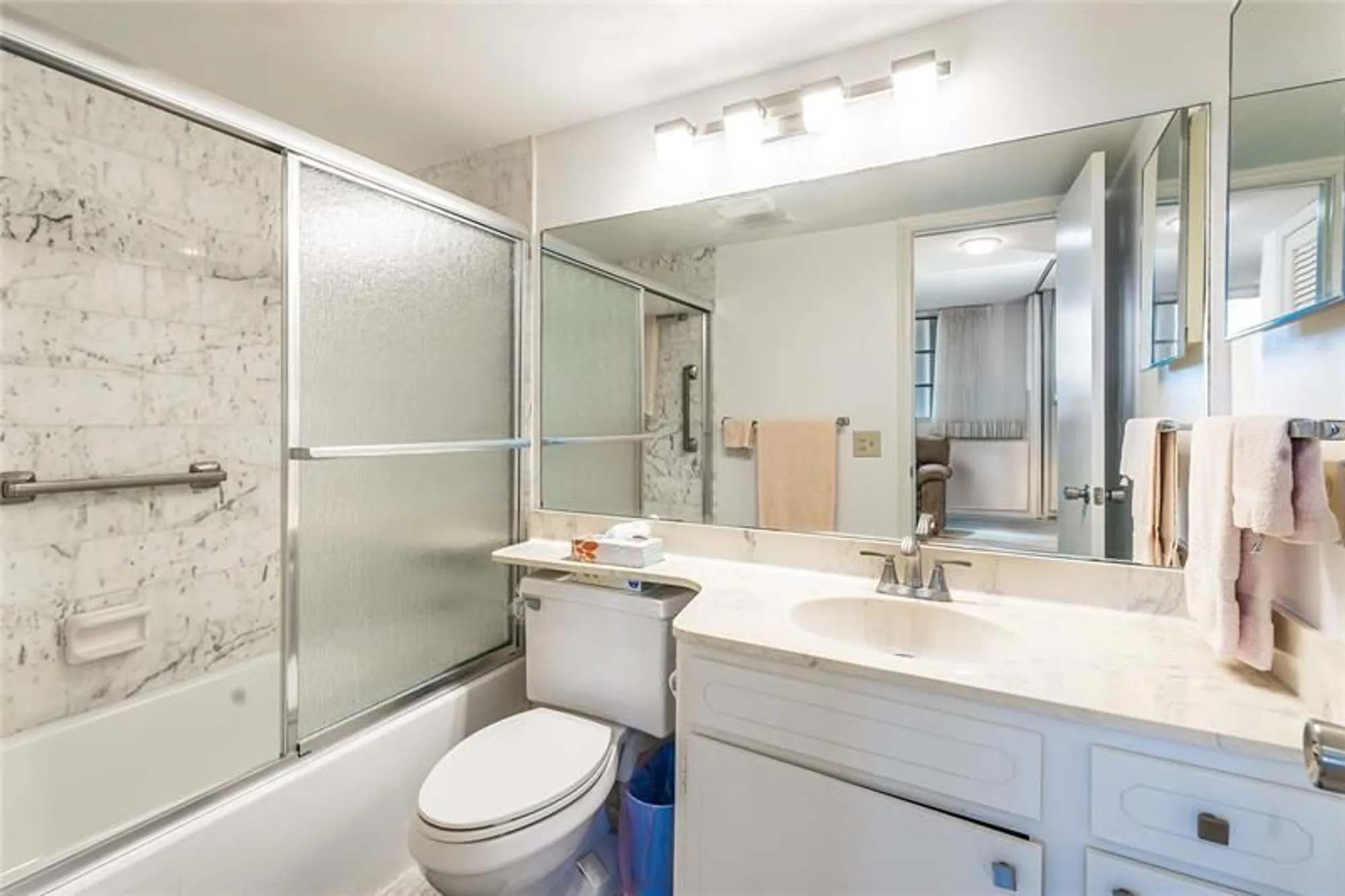 Property Slideshow image 16 of 56 | 9611 n hollybrook lake dr 107, Pembroke Pines, FL, 33025