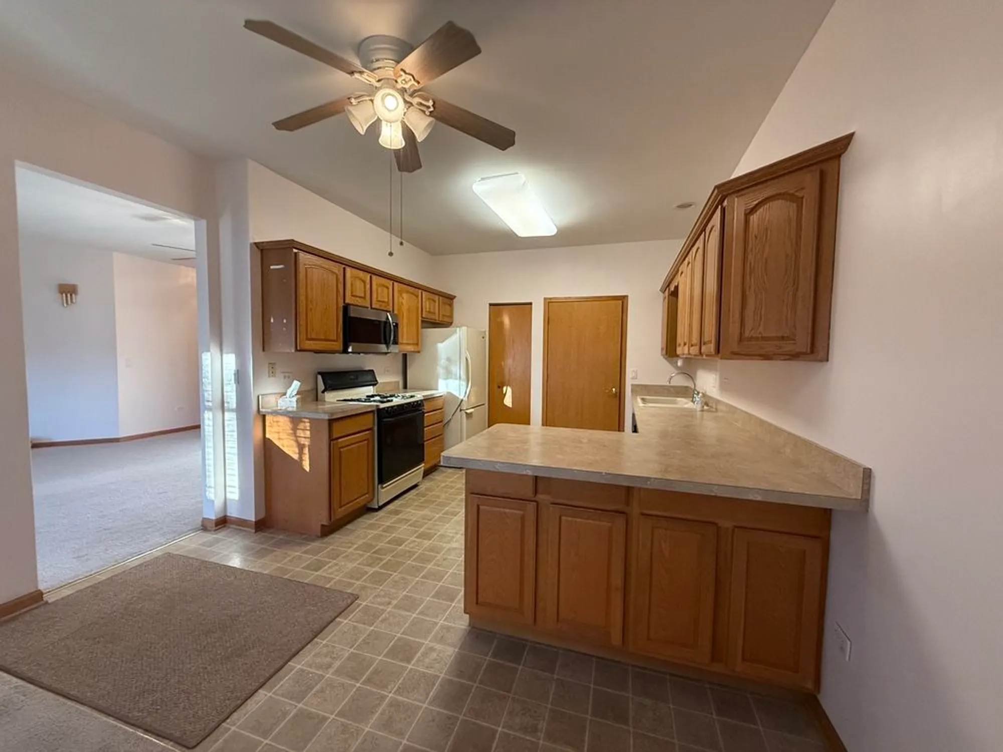 Property Slideshow image 13 of 24 | 20965 w snowberry ln, Plainfield, IL, 60544
