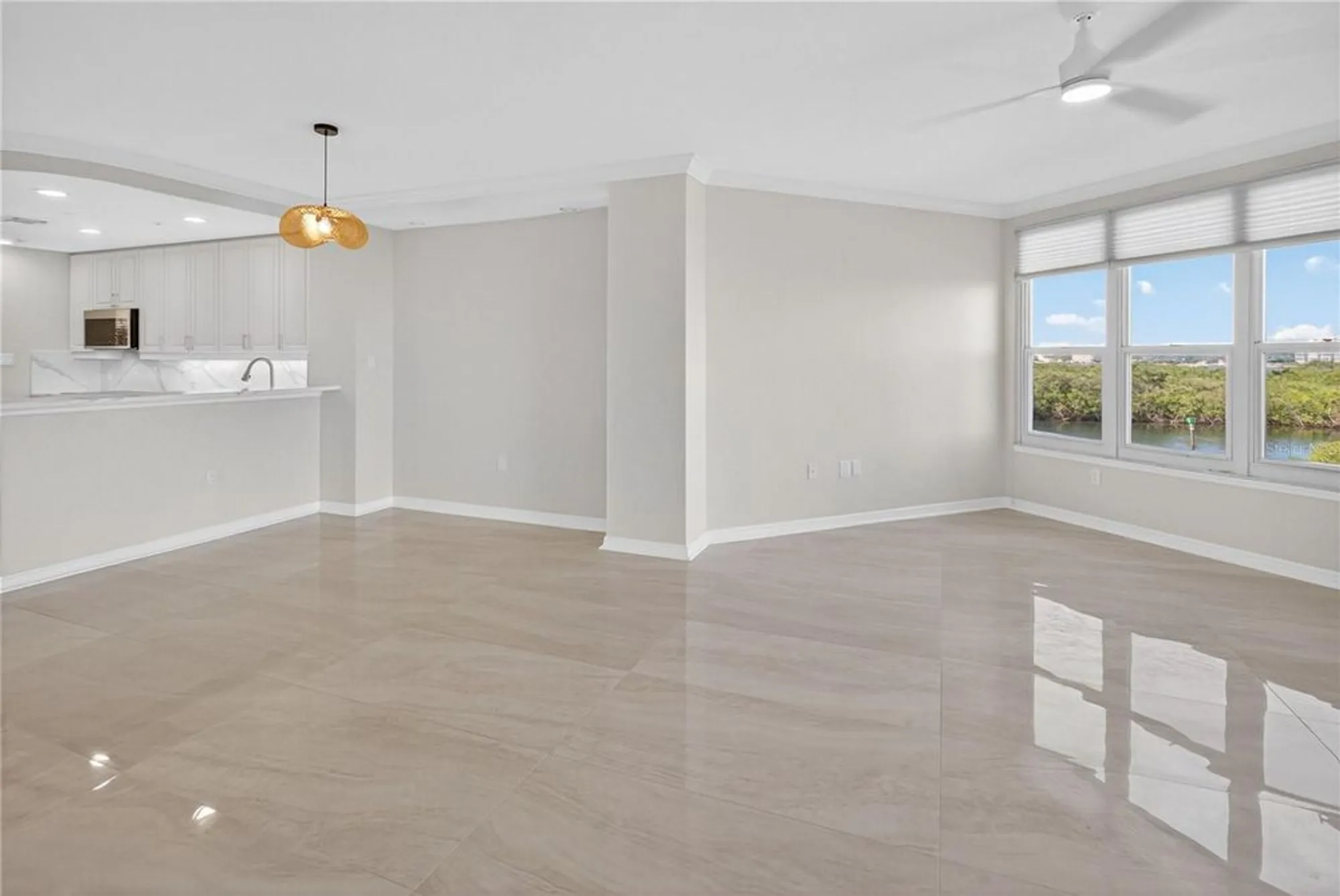Property Slideshow image 18 of 59 | 5430 eagles point cir 202, Sarasota, FL, 34231