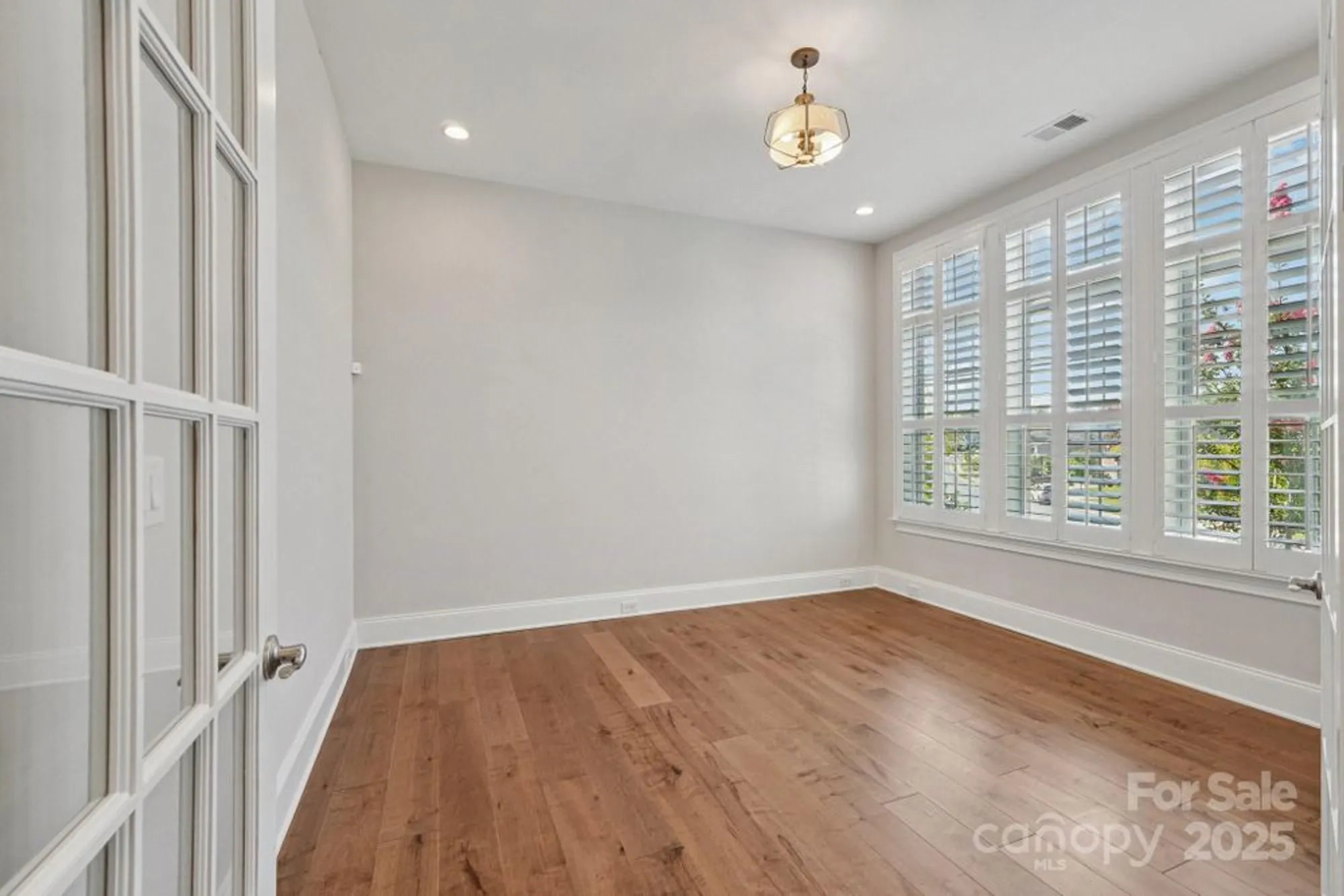 Property Slideshow image 6 of 47 | 45528 misty bluff dr, Charlotte, NC, 28278