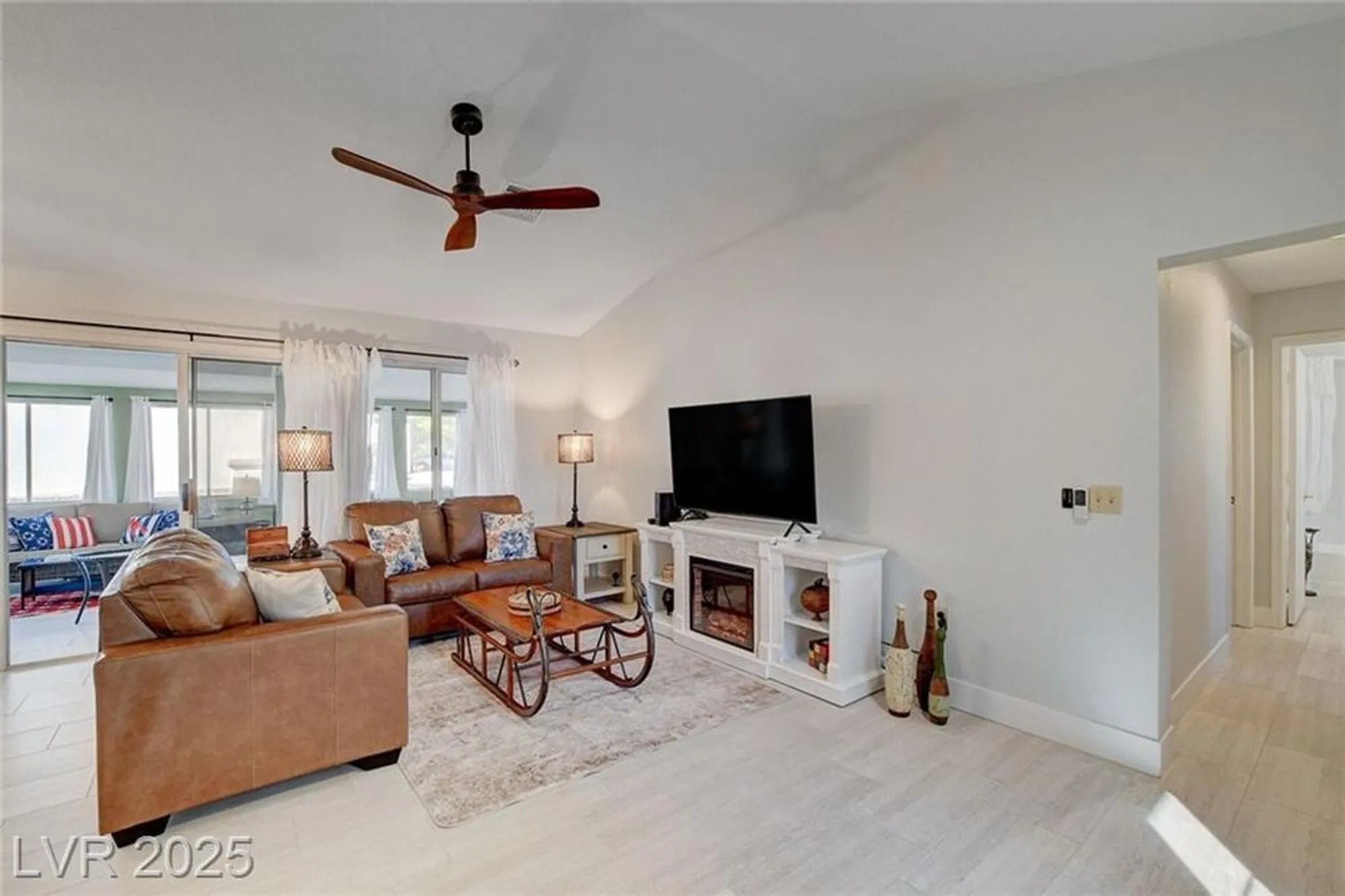 Property Slideshow image 14 of 42 | 9037 grayling dr, Las Vegas, NV, 89134
