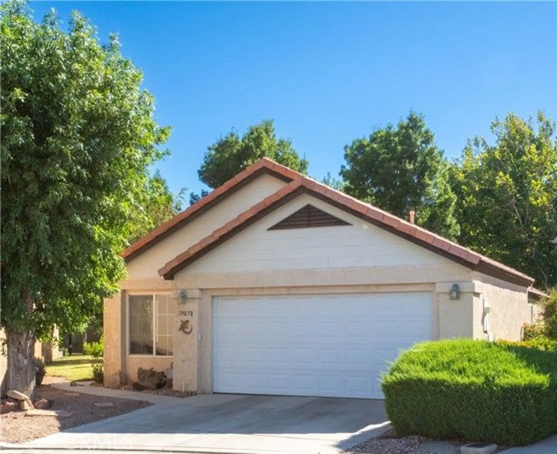 Property Slideshow image 1 of 27 | 19078 stoddard way, Apple Valley, CA, 92308