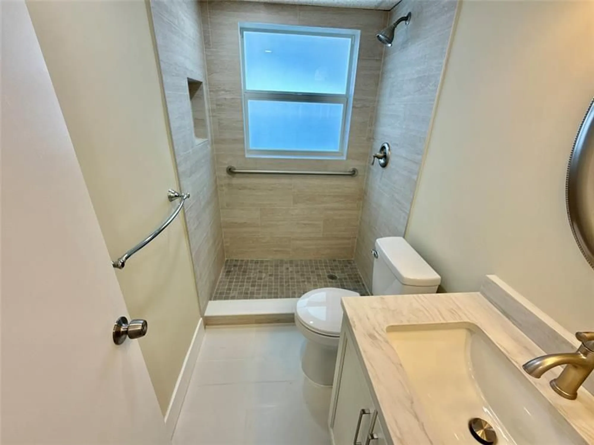 Property Slideshow image 15 of 19 | 7887 golf circle dr 211, Margate, FL, 33063