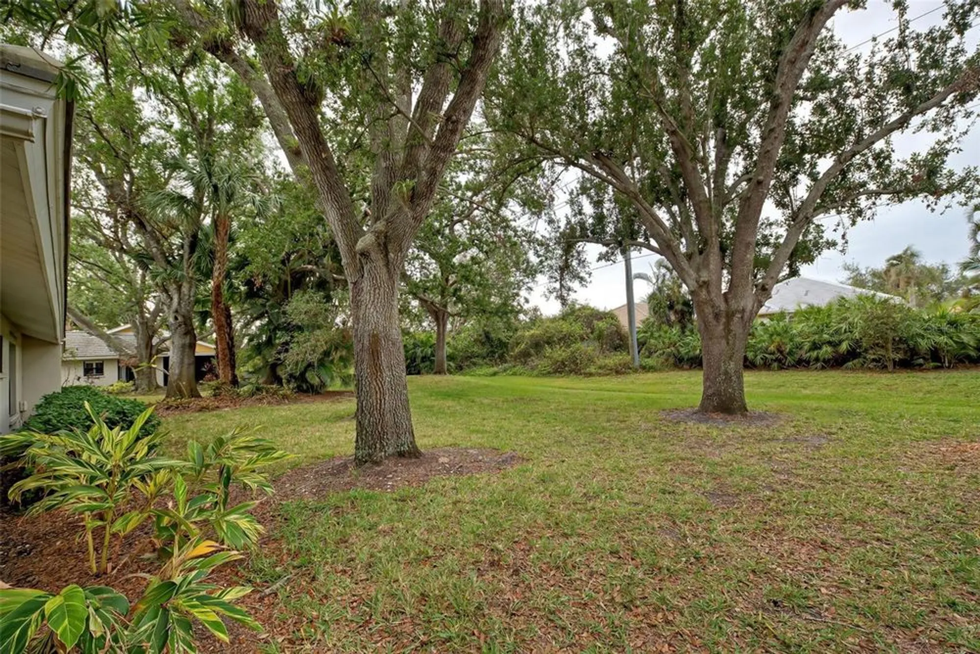 Property Slideshow image 48 of 68 | 263 southampton dr # 301, Venice, FL, 34293