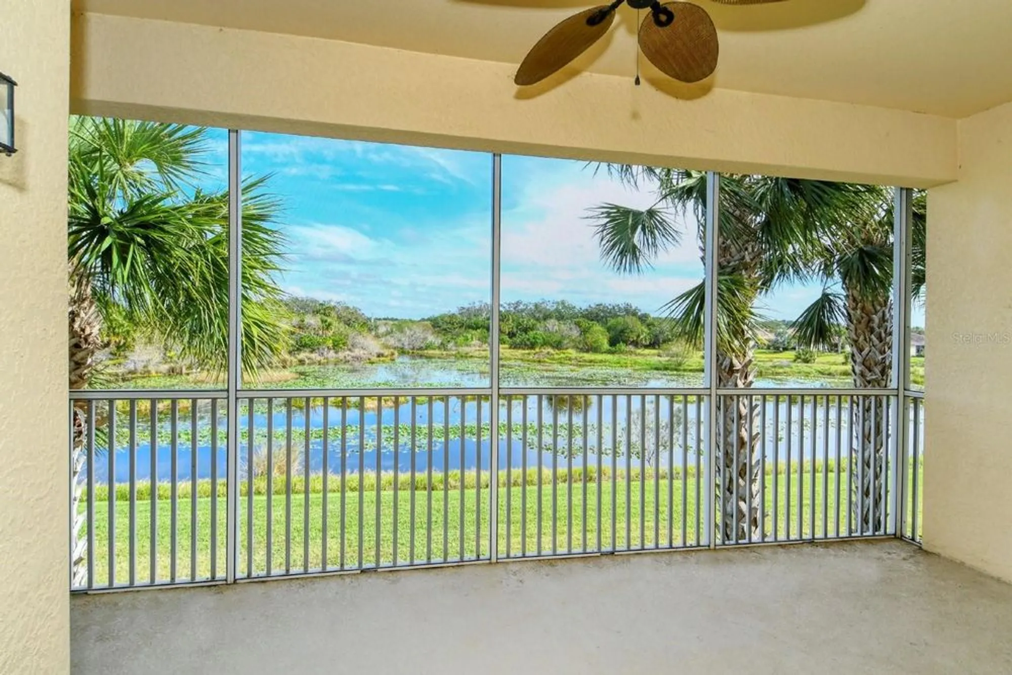 Property Slideshow image 21 of 47 | 1251 burgos dr # 303, Sarasota, FL, 34238