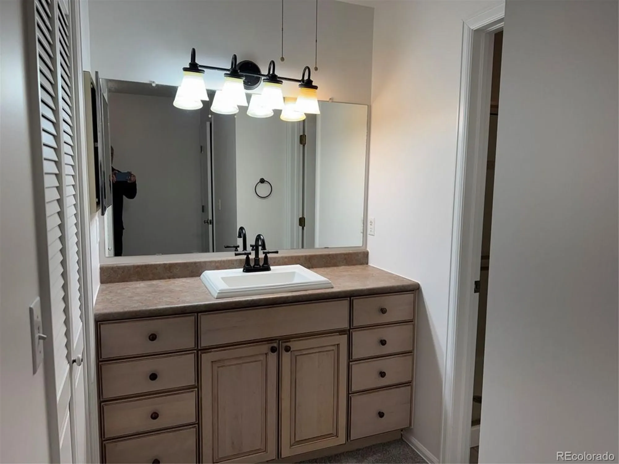 Property Slideshow image 17 of 31 | 41 canongate ln, Highlands Ranch, CO, 80130