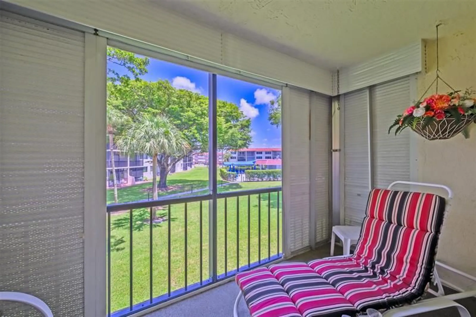 Property Slideshow image 29 of 51 | 9511 n hollybrook lake dr 207, Pembroke Pines, FL, 33025