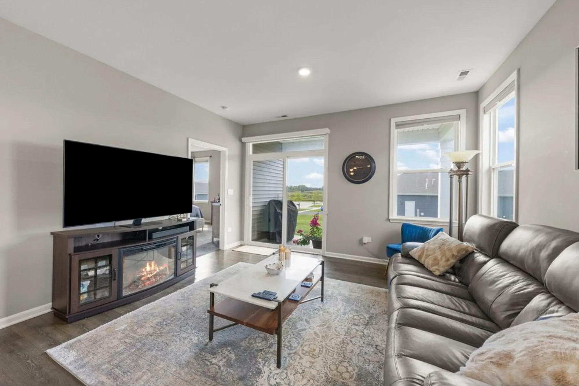 Property Slideshow image 13 of 25 | 1 savannah ct, Algonquin, IL, 60102