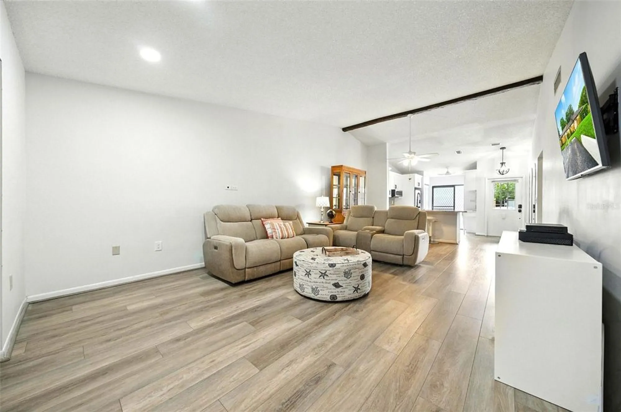 Property Slideshow image 10 of 44 | 1725 pine ridge way e, Palm Harbor, FL, 34684