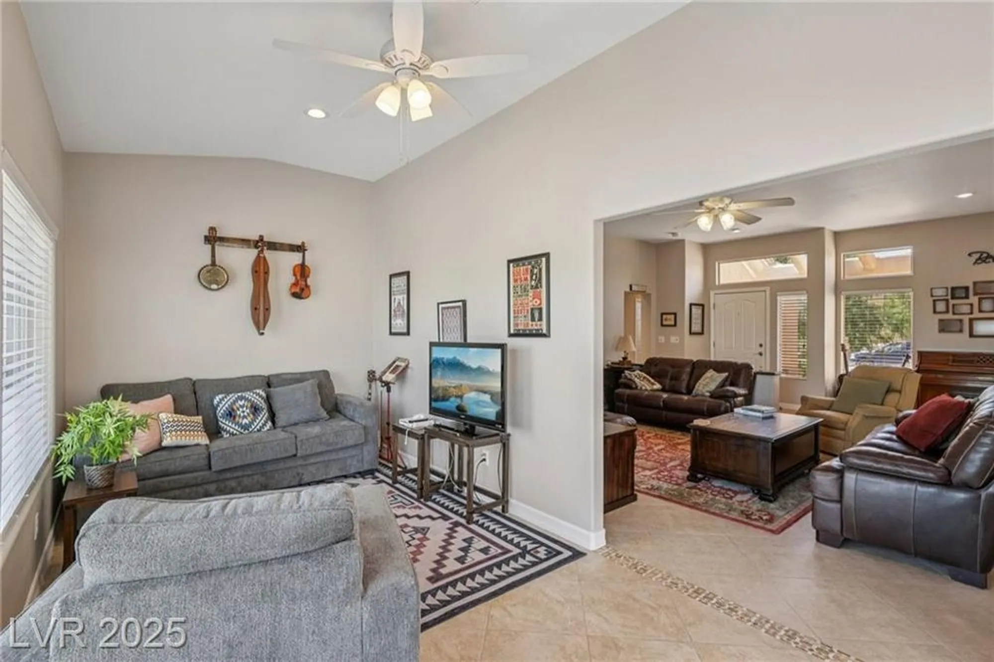 Property Slideshow image 12 of 56 | 10428 villa ridge dr, Las Vegas, NV, 89134