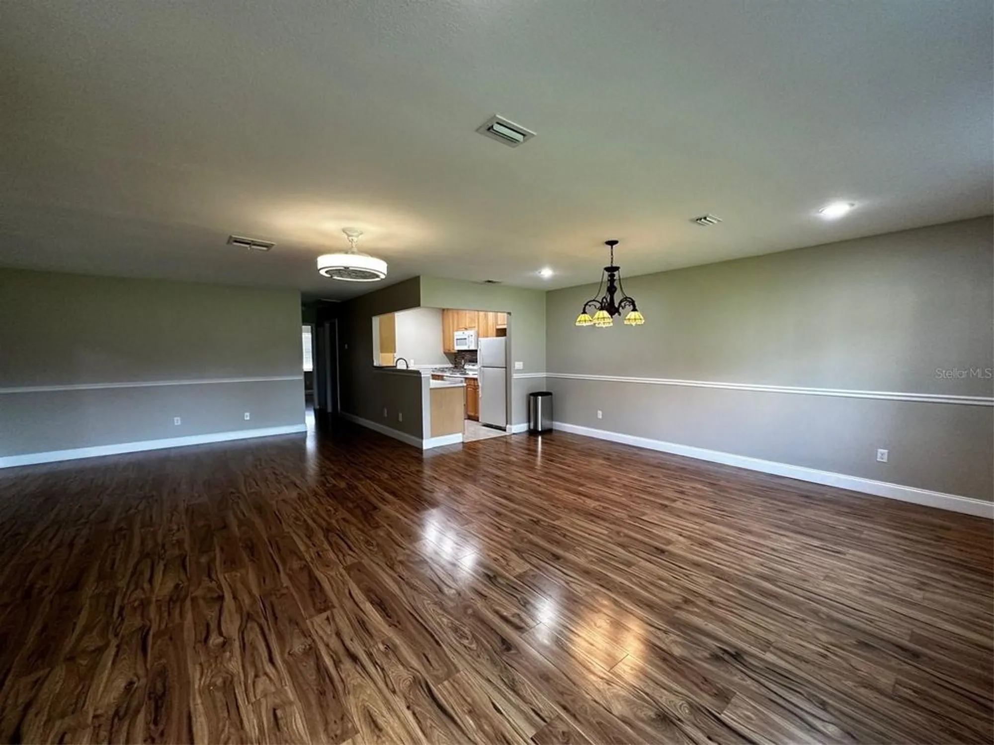 Property Slideshow image 5 of 12 | 405 gladstone pl, Sun City Center, FL, 33573