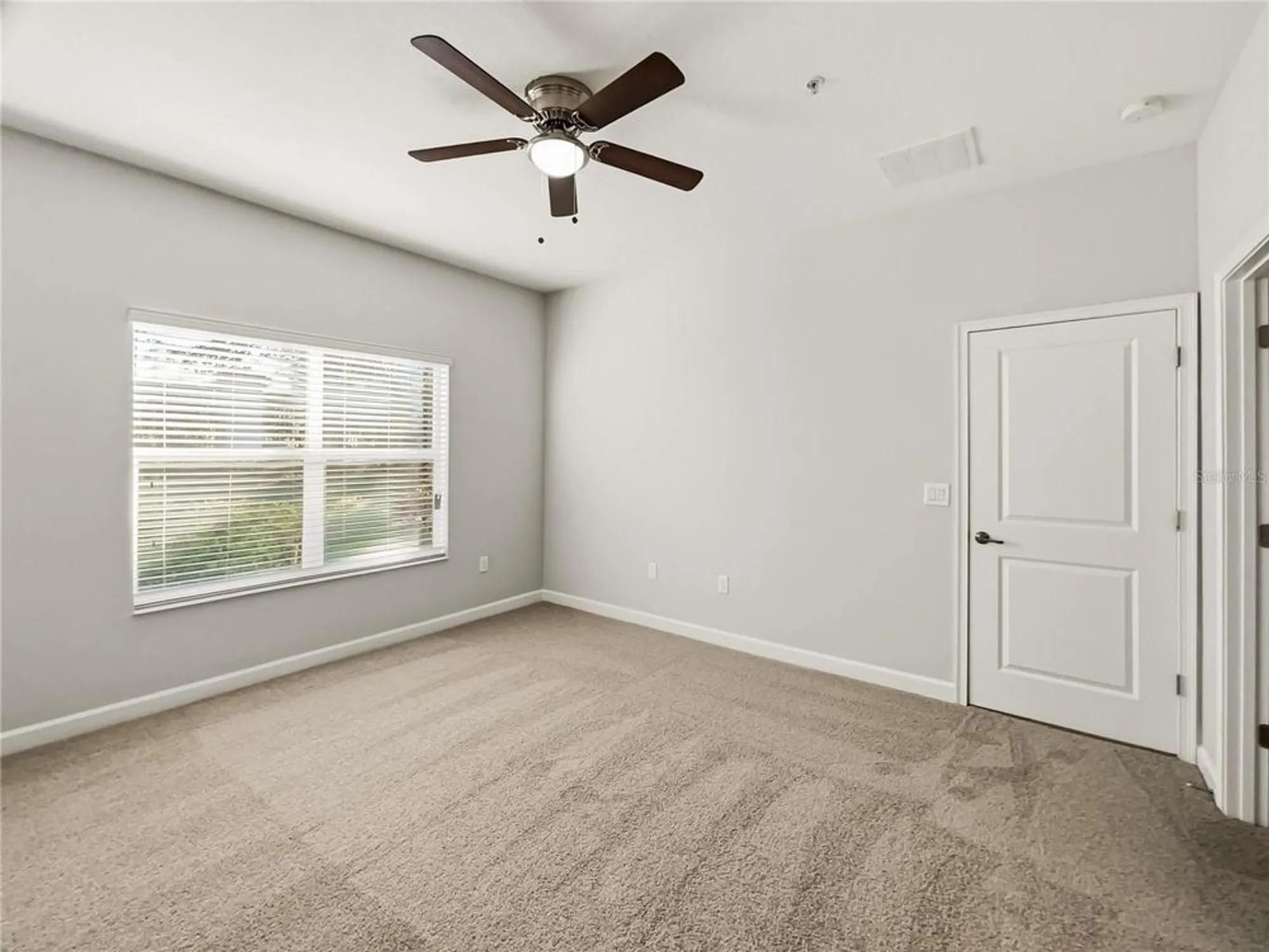 Property Slideshow image 10 of 20 | 3542 fairwaters ct d, Clermont, FL, 34711