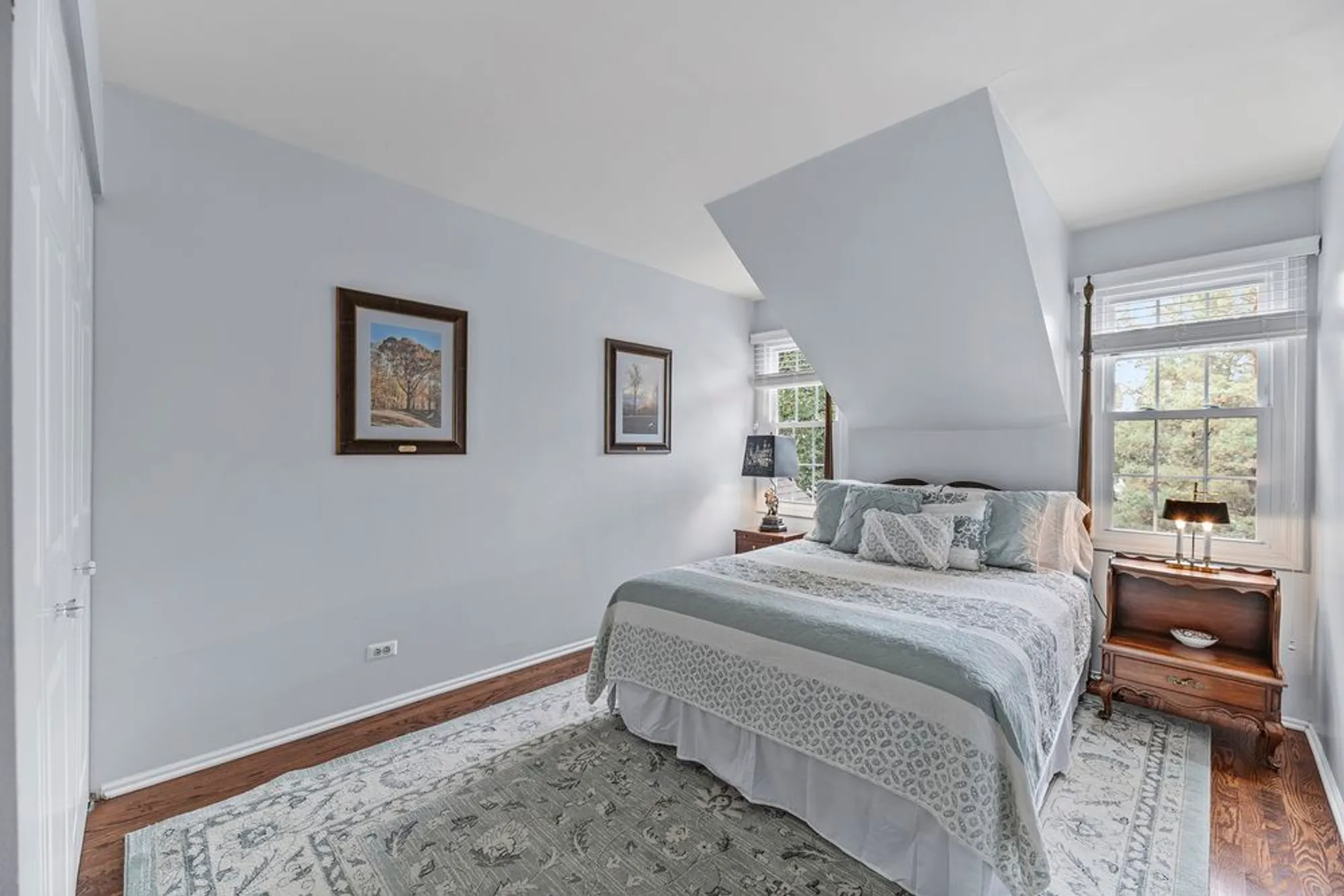 Property Slideshow image 17 of 30 | , Prospect Heights, IL, 60070