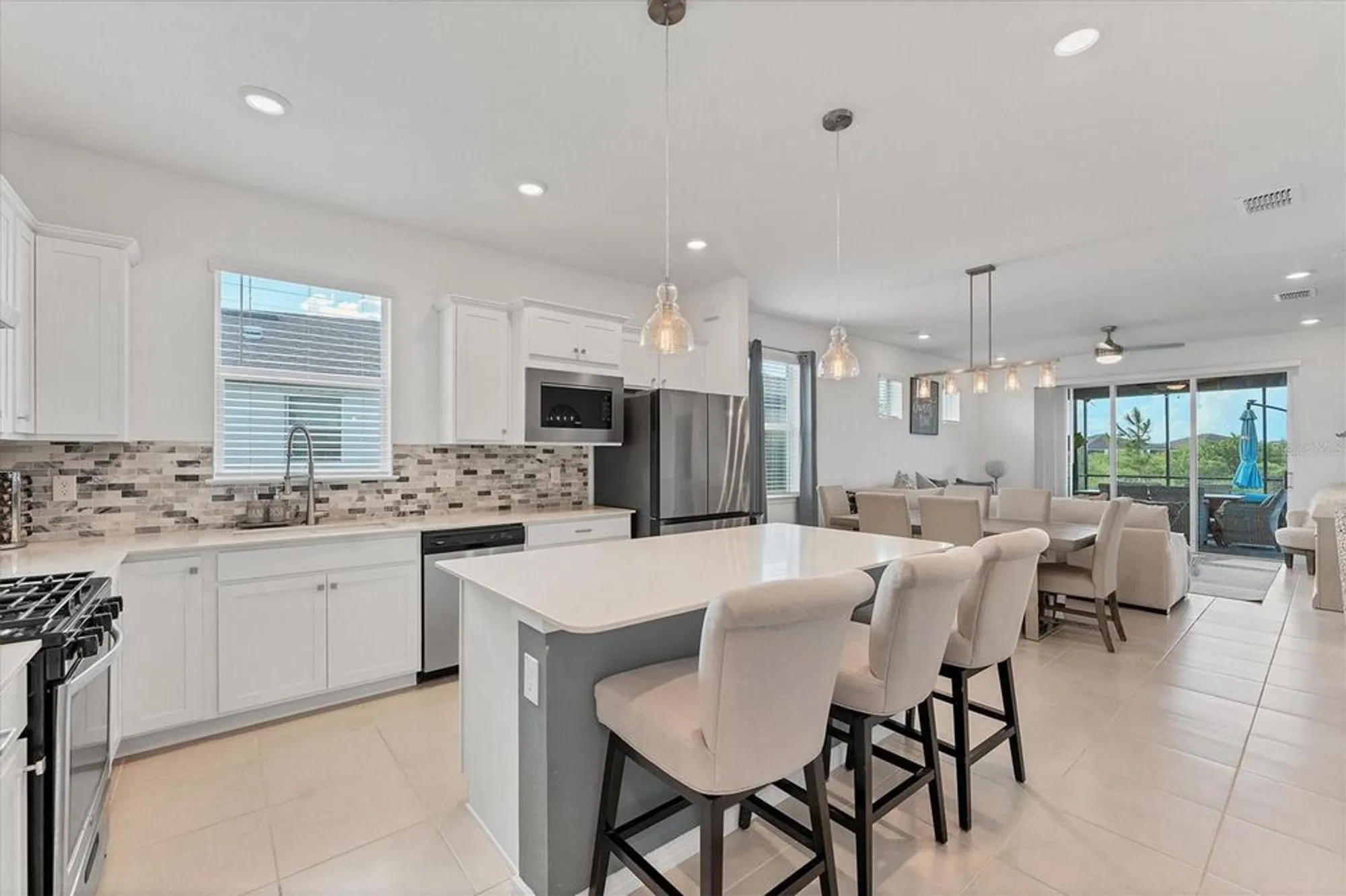 Property Slideshow image 9 of 70 | 10661 spring tide way, Parrish, FL, 34219