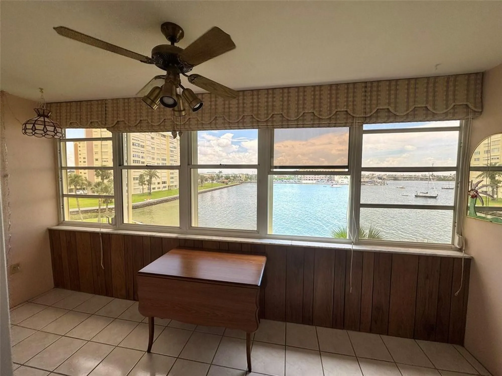 Property Slideshow image 28 of 51 | 4775 cove cir apt 403, St Petersburg, FL, 33708