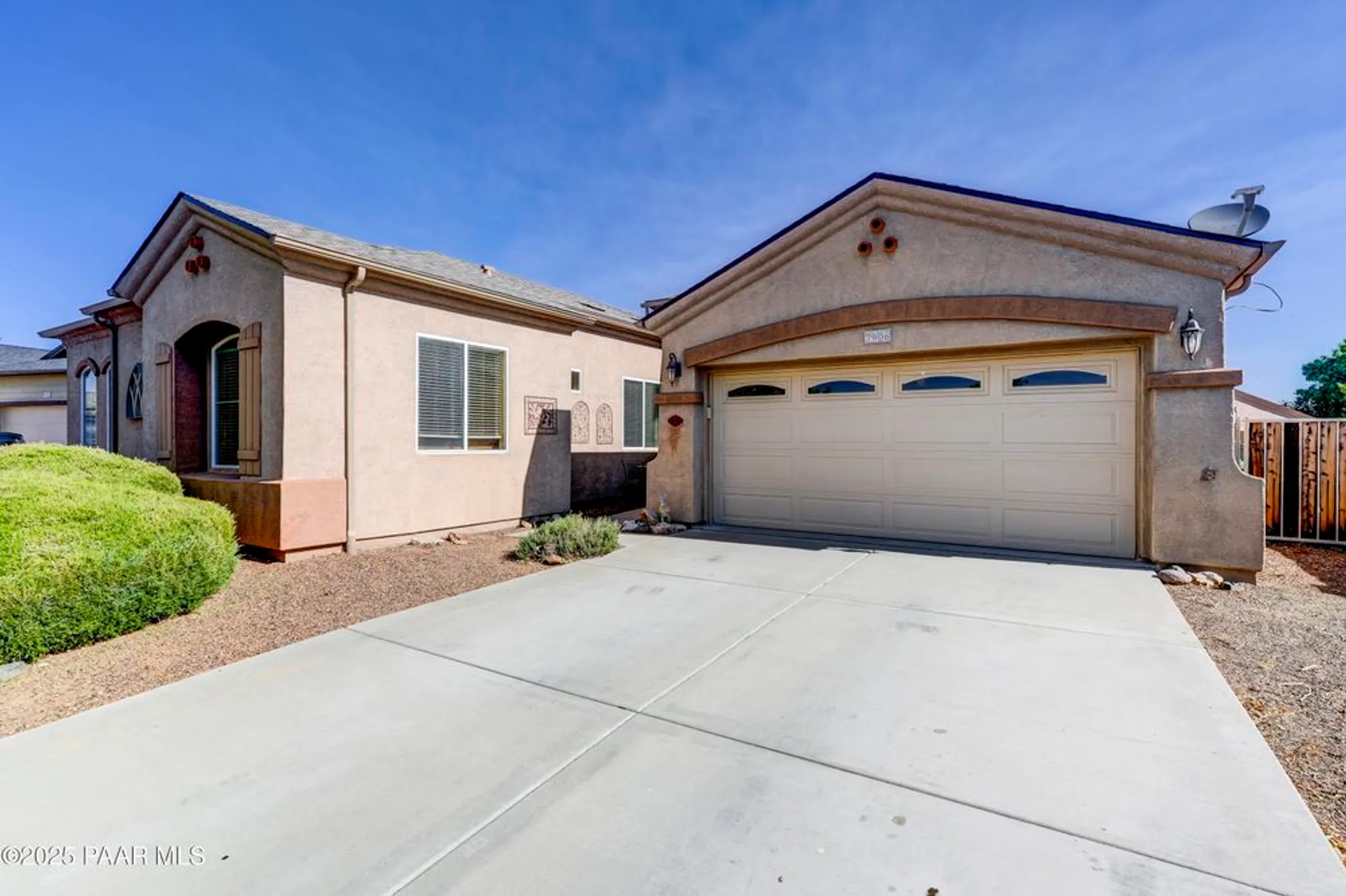 Property Slideshow image 3 of 51 | 7906 e mesteno rd, Prescott Valley, AZ, 86315