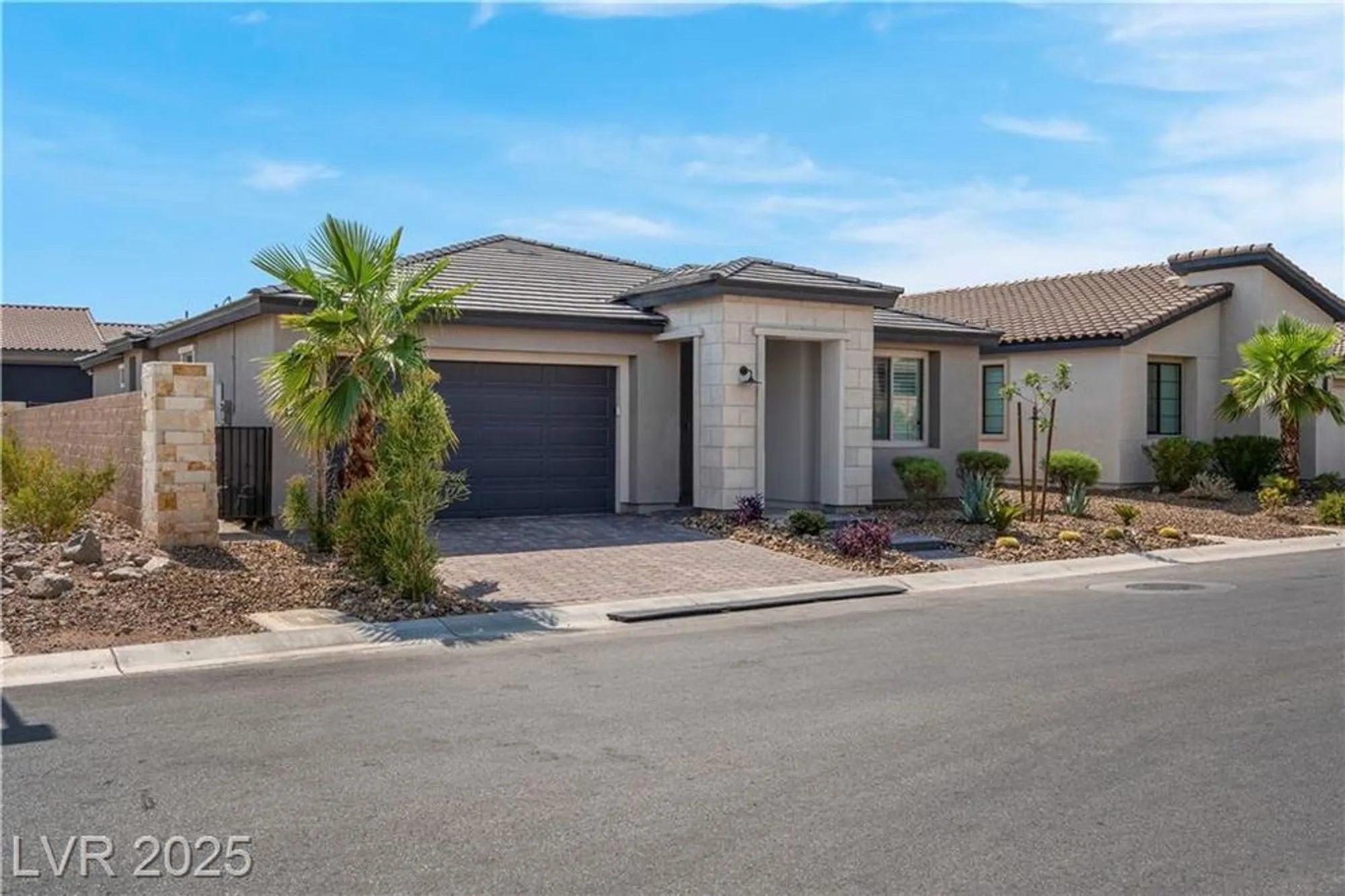Property Slideshow image 2 of 69 | 124 lake oasis st, Henderson, NV, 89011