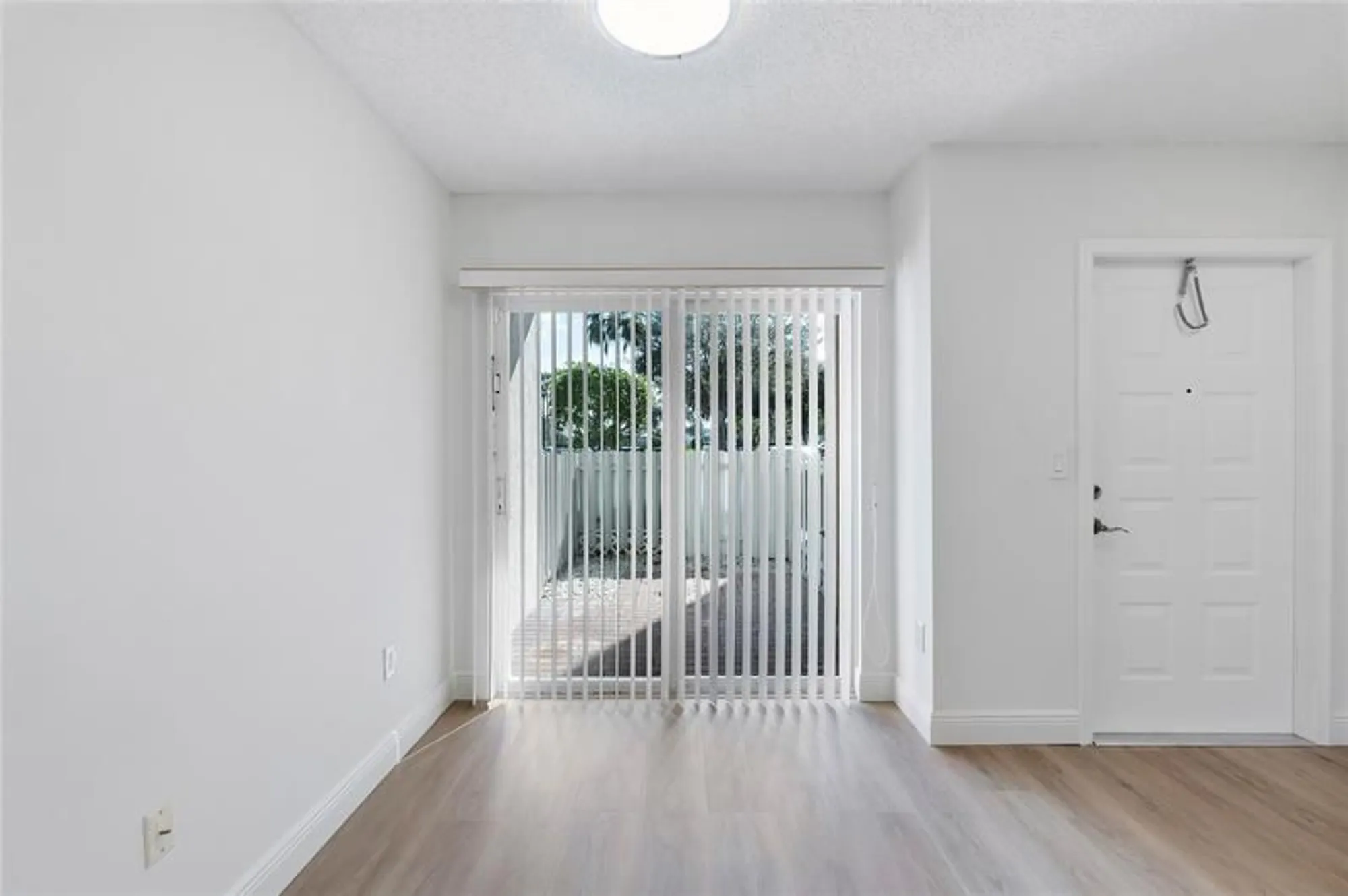 Property Slideshow image 14 of 73 | 7763 southampton ter 102, Tamarac, FL, 33321