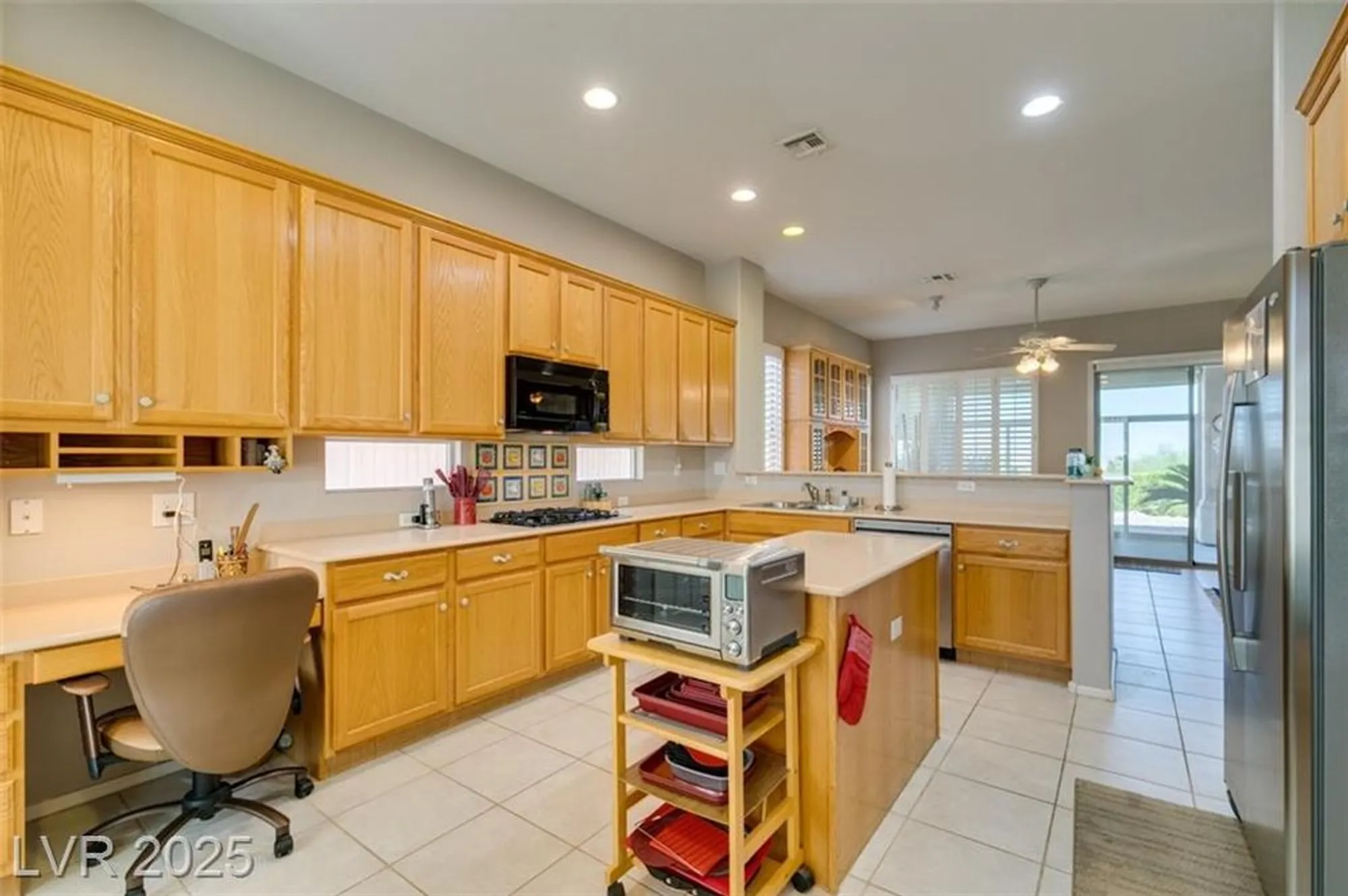 Property Slideshow image 19 of 34 | 2112 king mesa dr, Henderson, NV, 89012
