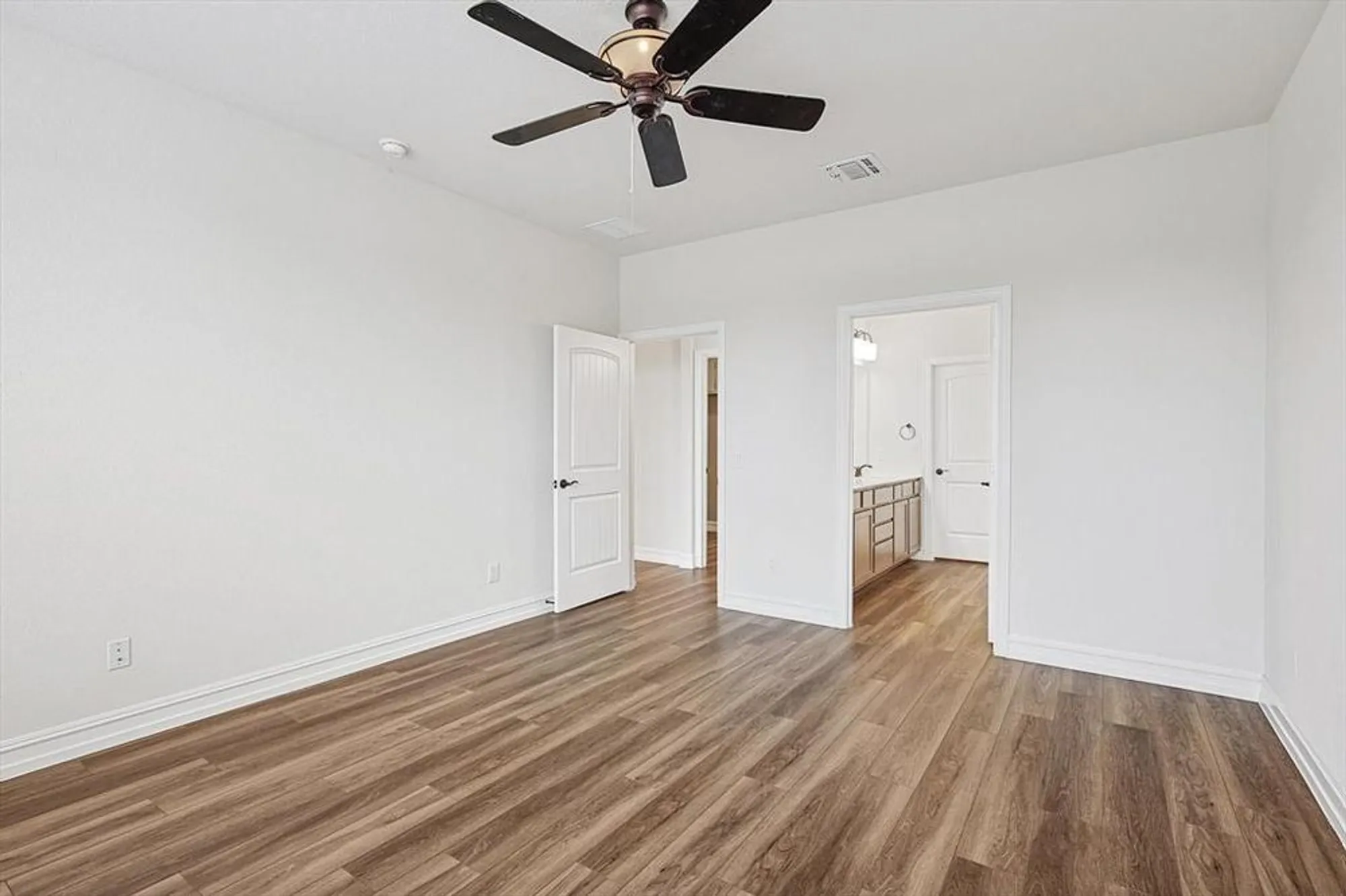 Property Slideshow image 23 of 33 | 948 memorial dr, Aubrey, TX, 76227