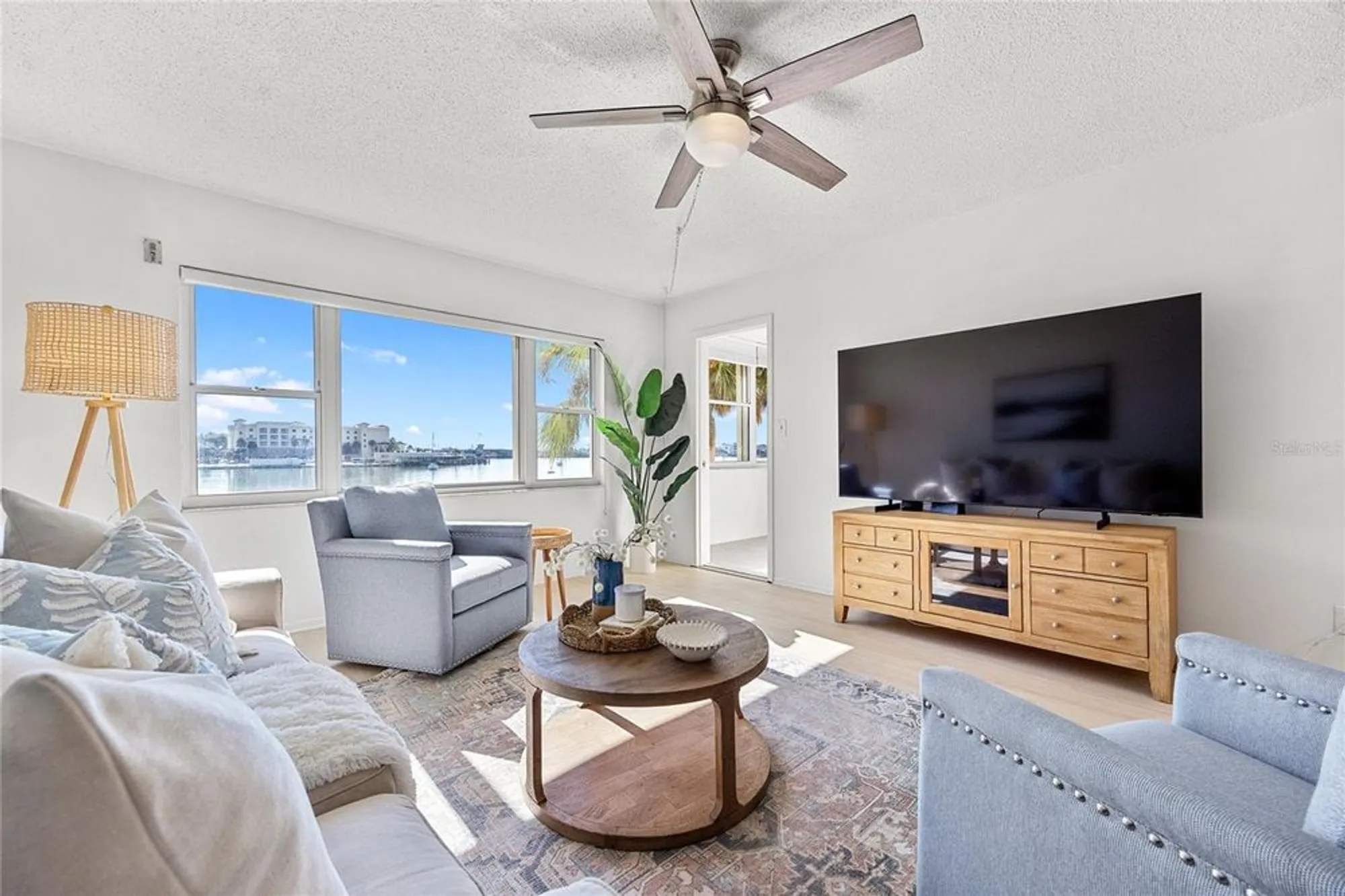 Property Slideshow image 11 of 39 | 4775 cove cir apt 203, St Petersburg, FL, 33708
