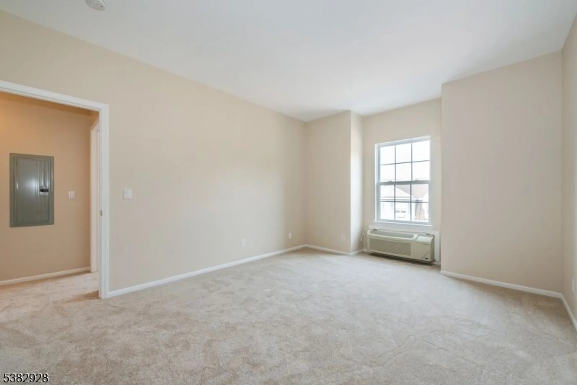 Property Slideshow image 13 of 31 | 9302 richmond rd # 302, West Milford, NJ, 07480