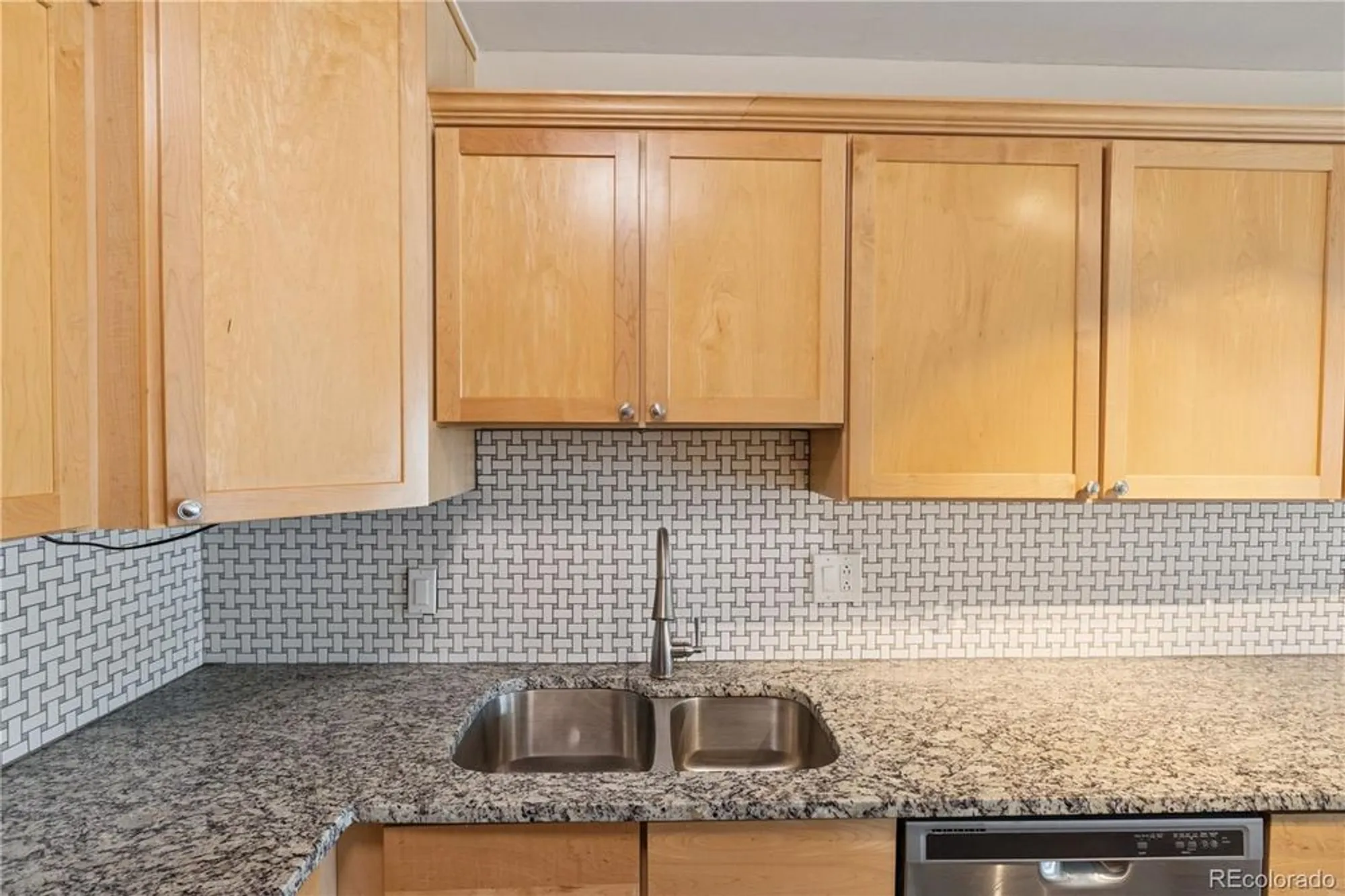 Property Slideshow image 13 of 35 | 660 s alton way 7b, Denver, CO, 80247