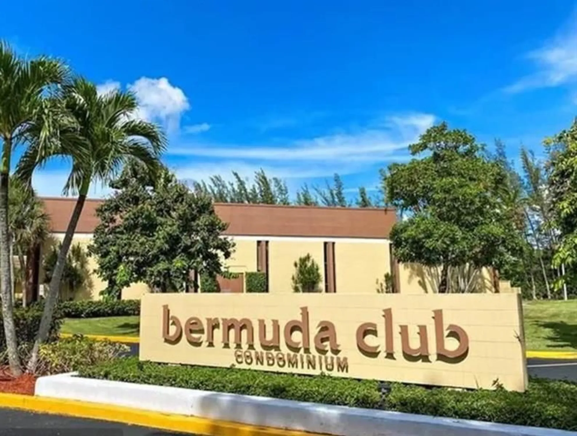 Property Slideshow image 4 of 27 | 6051 nw 61st ave 205, Tamarac, FL, 33319