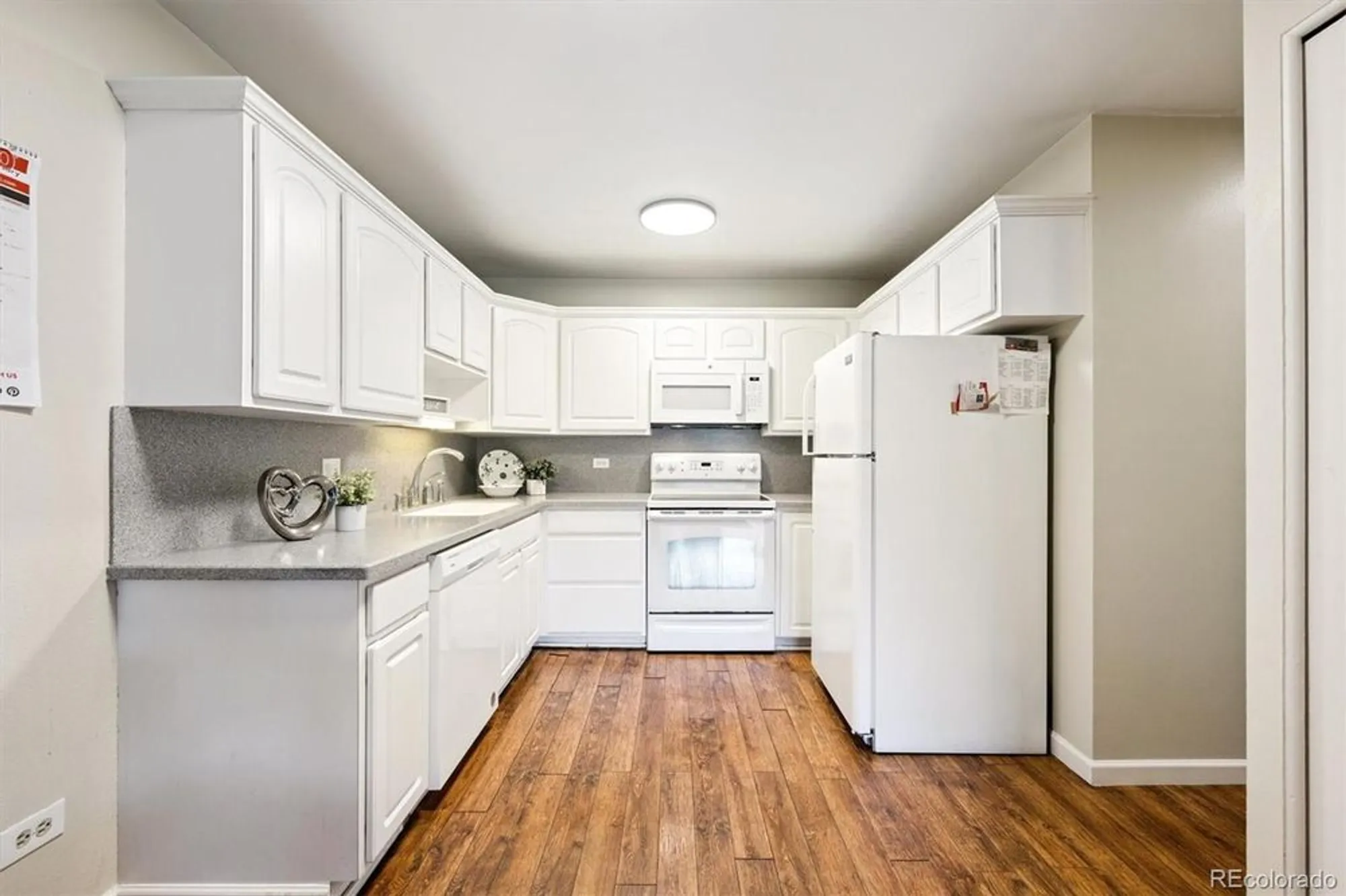 Property Slideshow image 5 of 50 | 605 s alton way 12b, Denver, CO, 80247