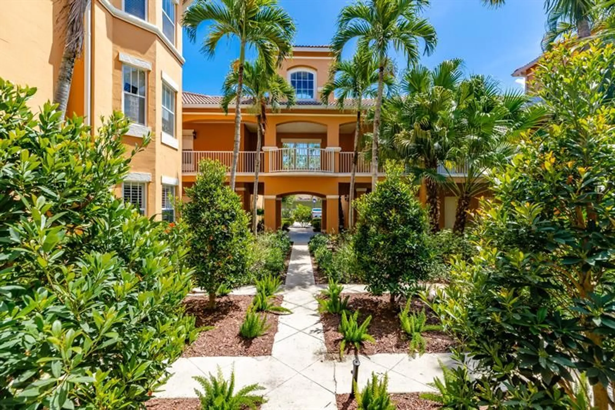 Property Slideshow image 25 of 49 | 5020 fairways cir j107, Vero Beach, FL, 32967