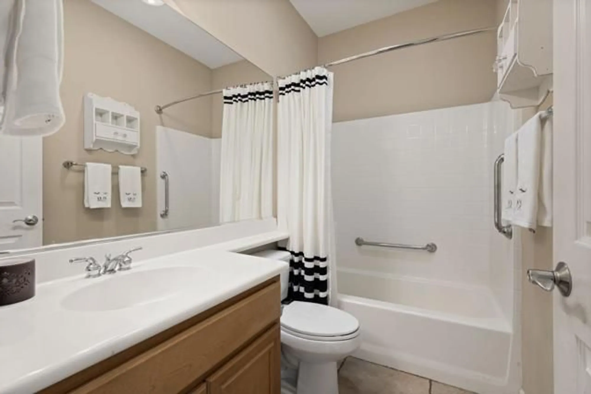 Property Slideshow image 41 of 48 | 60119 honeysuckle st, La Quinta, CA, 92253