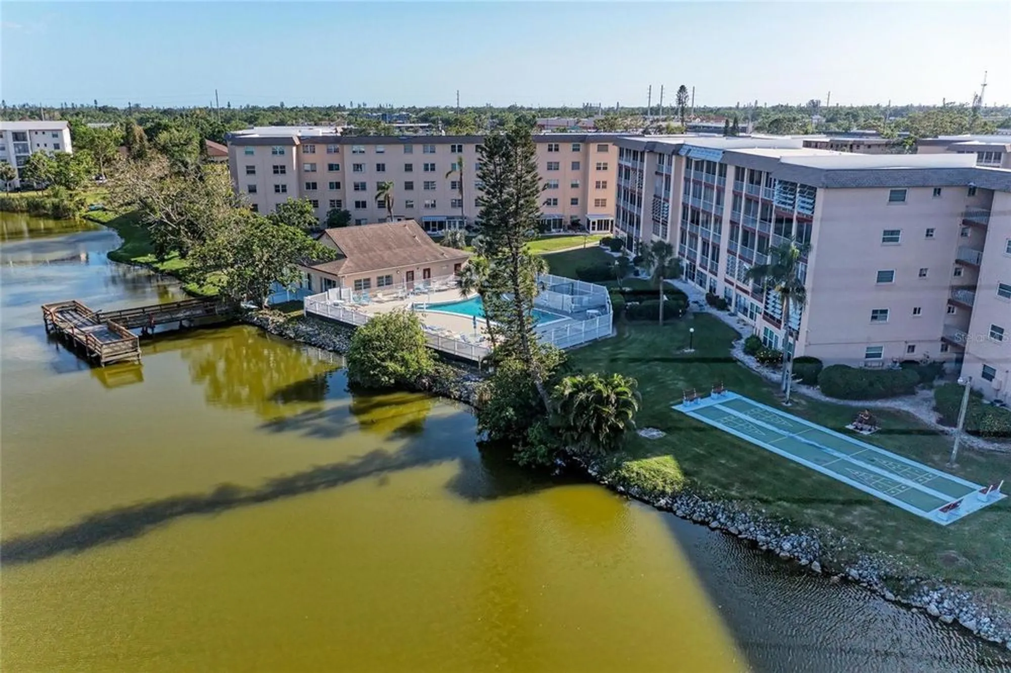 Property Slideshow image 32 of 41 | 4186 heron way # b-219, Bradenton, FL, 34205