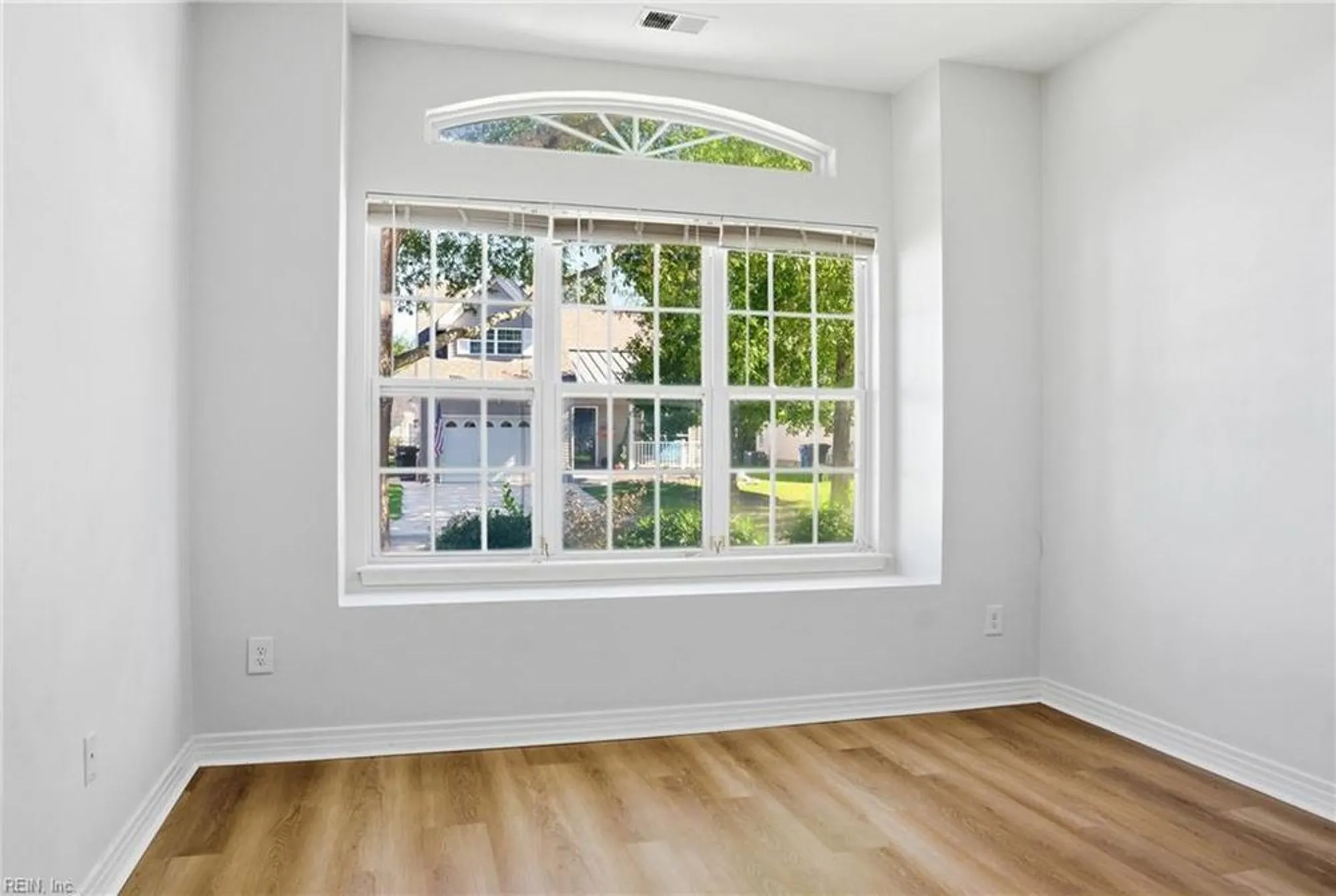 Property Slideshow image 6 of 35 | 2701 bach ln, Virginia Beach, VA, 23456