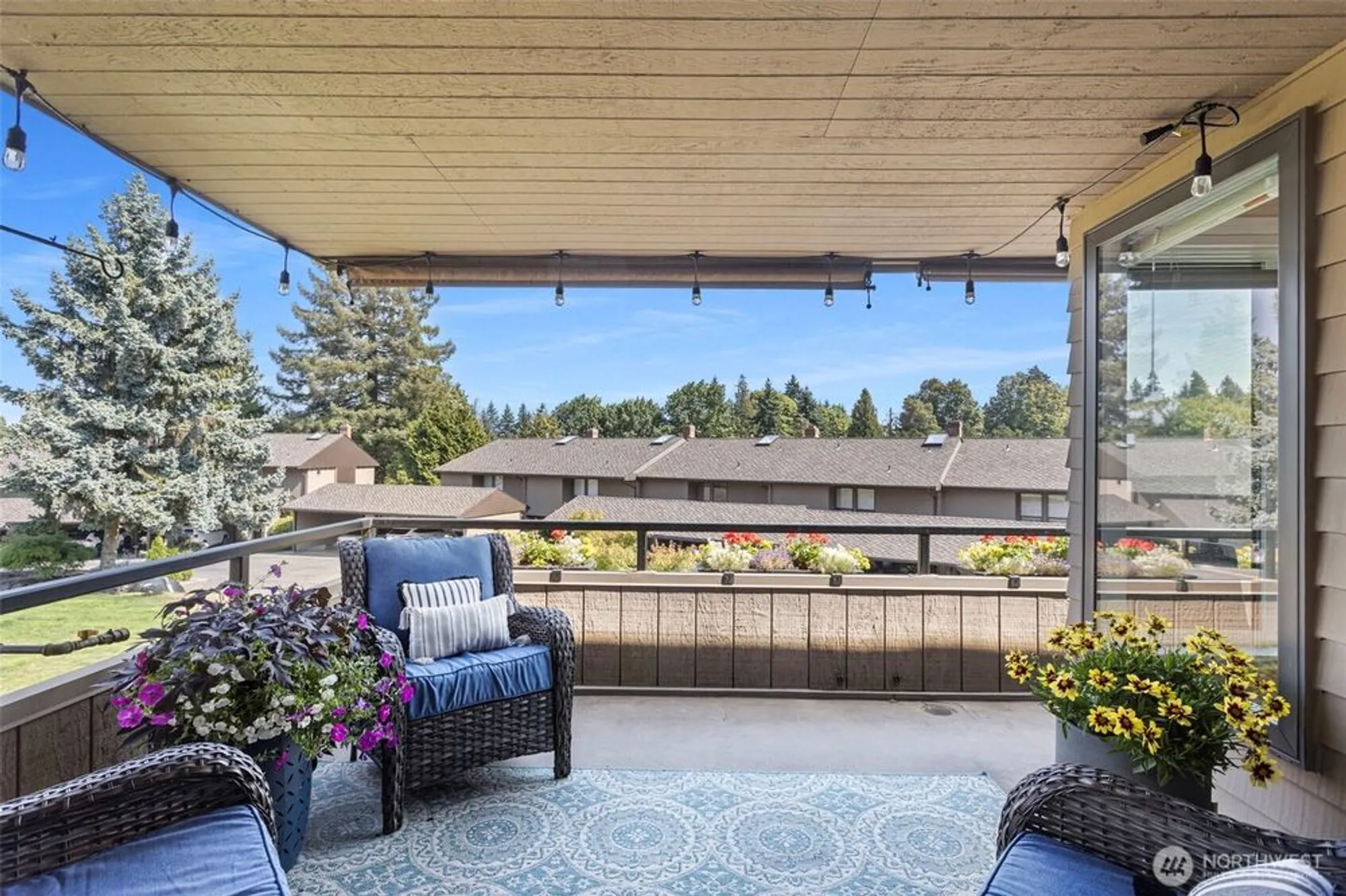 Property Slideshow image 11 of 40 | 10749 glen acres dr s # 10749s, Seattle, WA, 98168