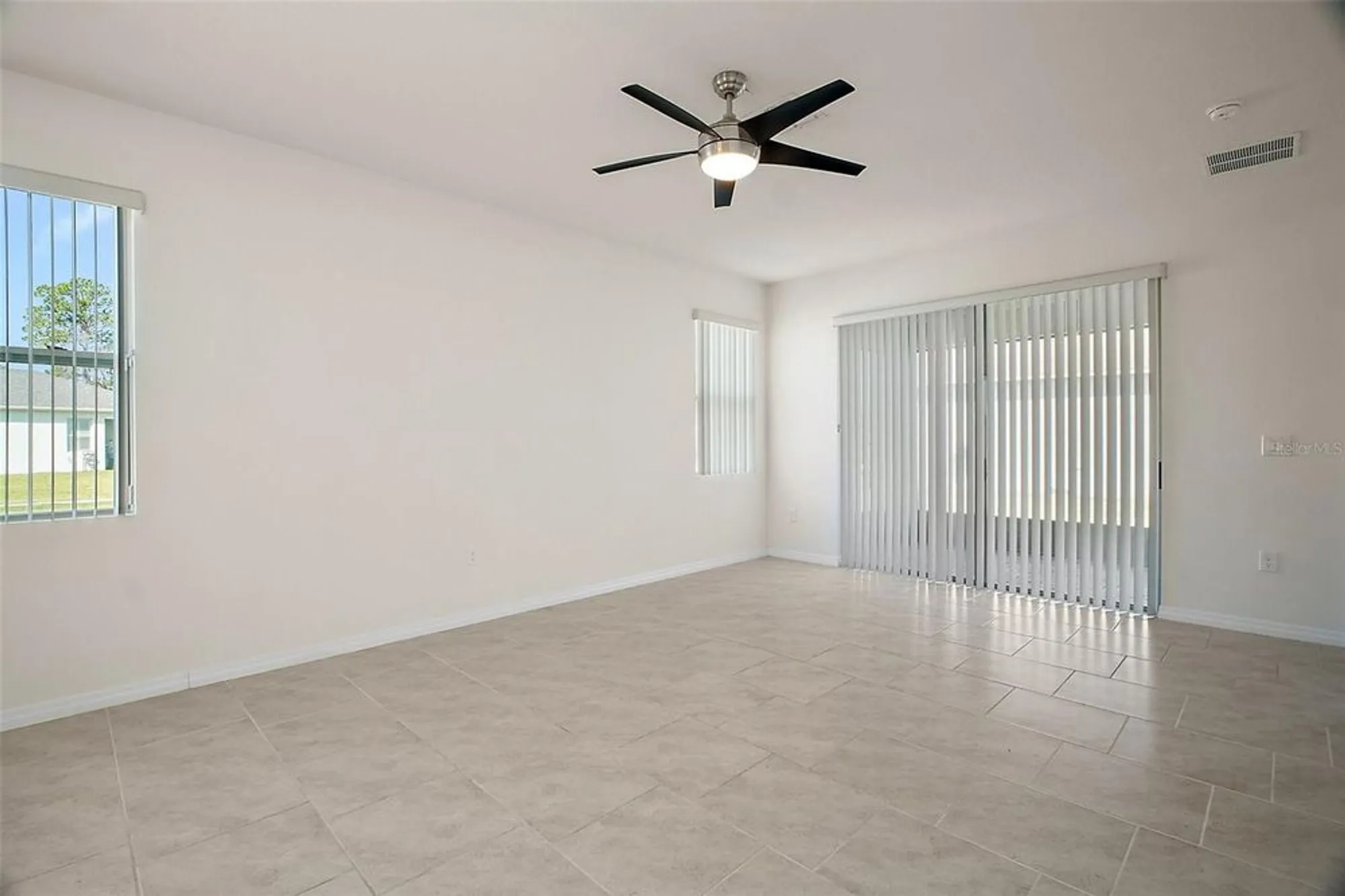 Property Slideshow image 7 of 38 | 17386 blazing star cir, Clermont, FL, 34714